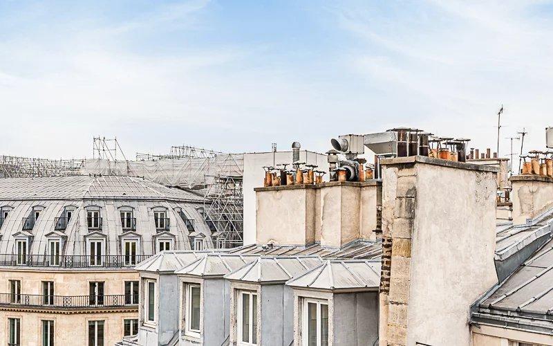 FOR SALE Top-floor apartment with charm Paris 1e - 62.33m²