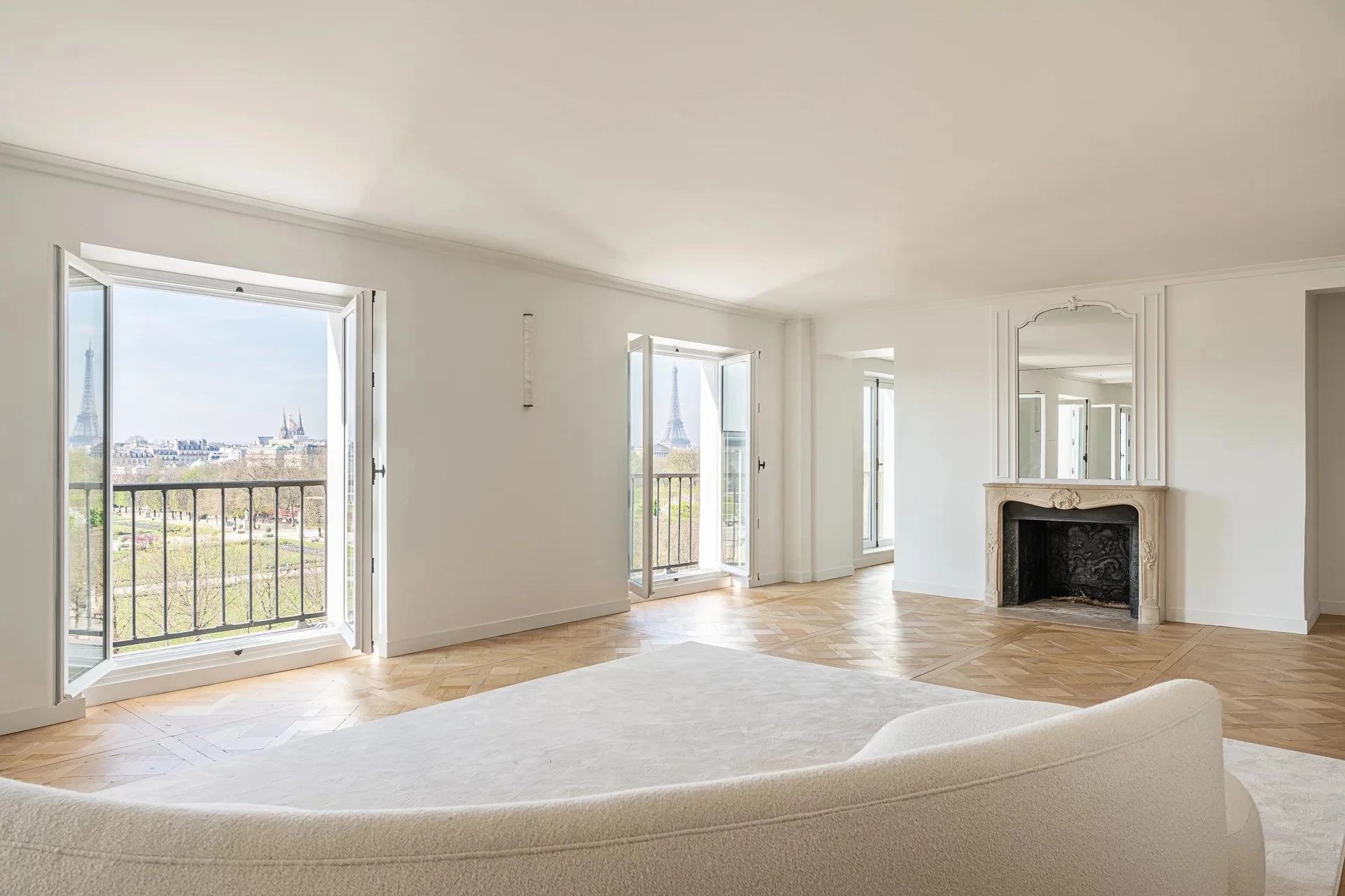 Picture of property: Reception apartment with fantastic views 4