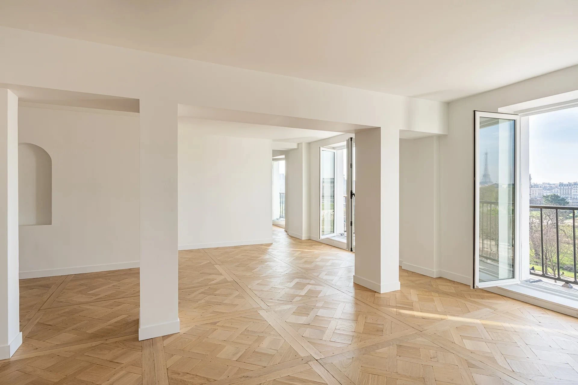 Picture of property: Reception apartment with fantastic views 10