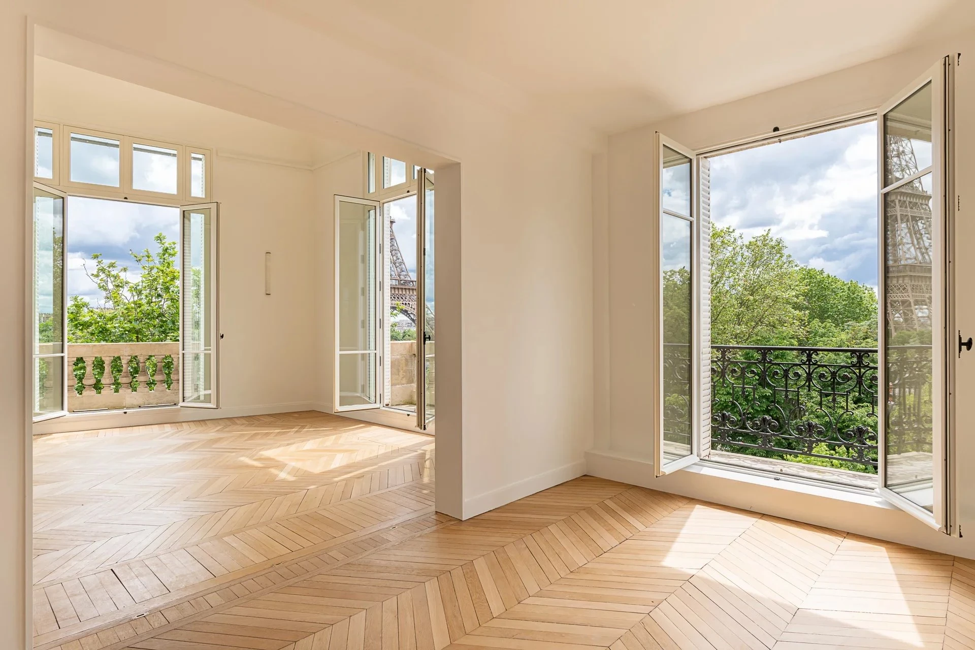 Picture of property: Exceptional apartment with fantastic views 3