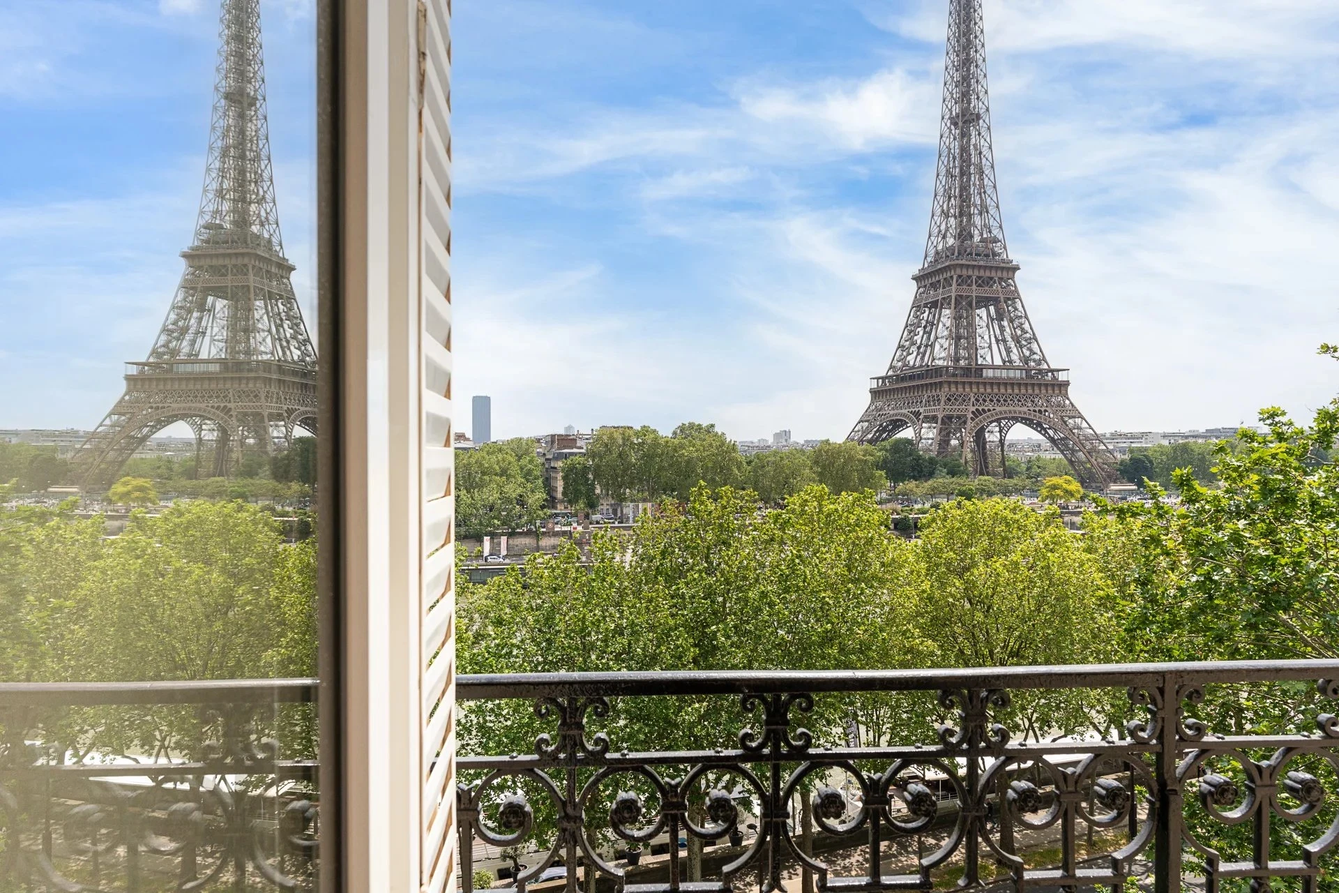 Picture of property: Exceptional apartment with fantastic views 2