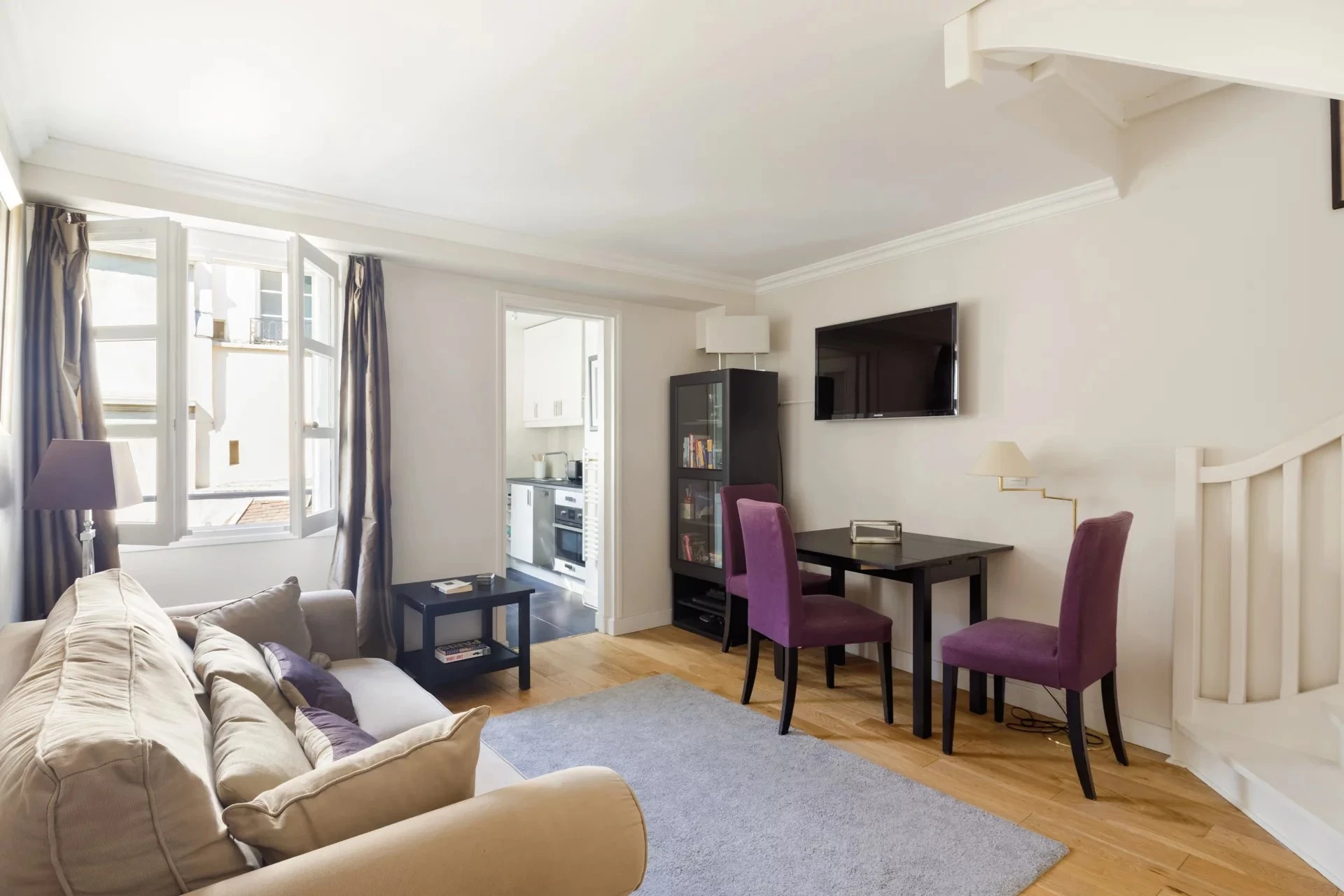 Picture of property: Saint-André des Arts 5