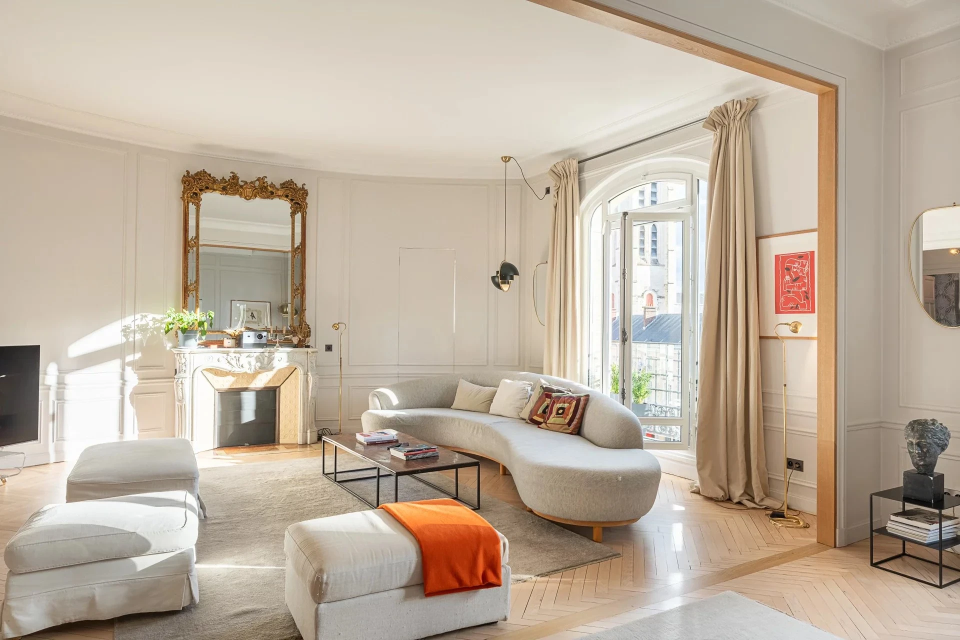 Picture of property: In the most stunning building on Place du Panthéon 3