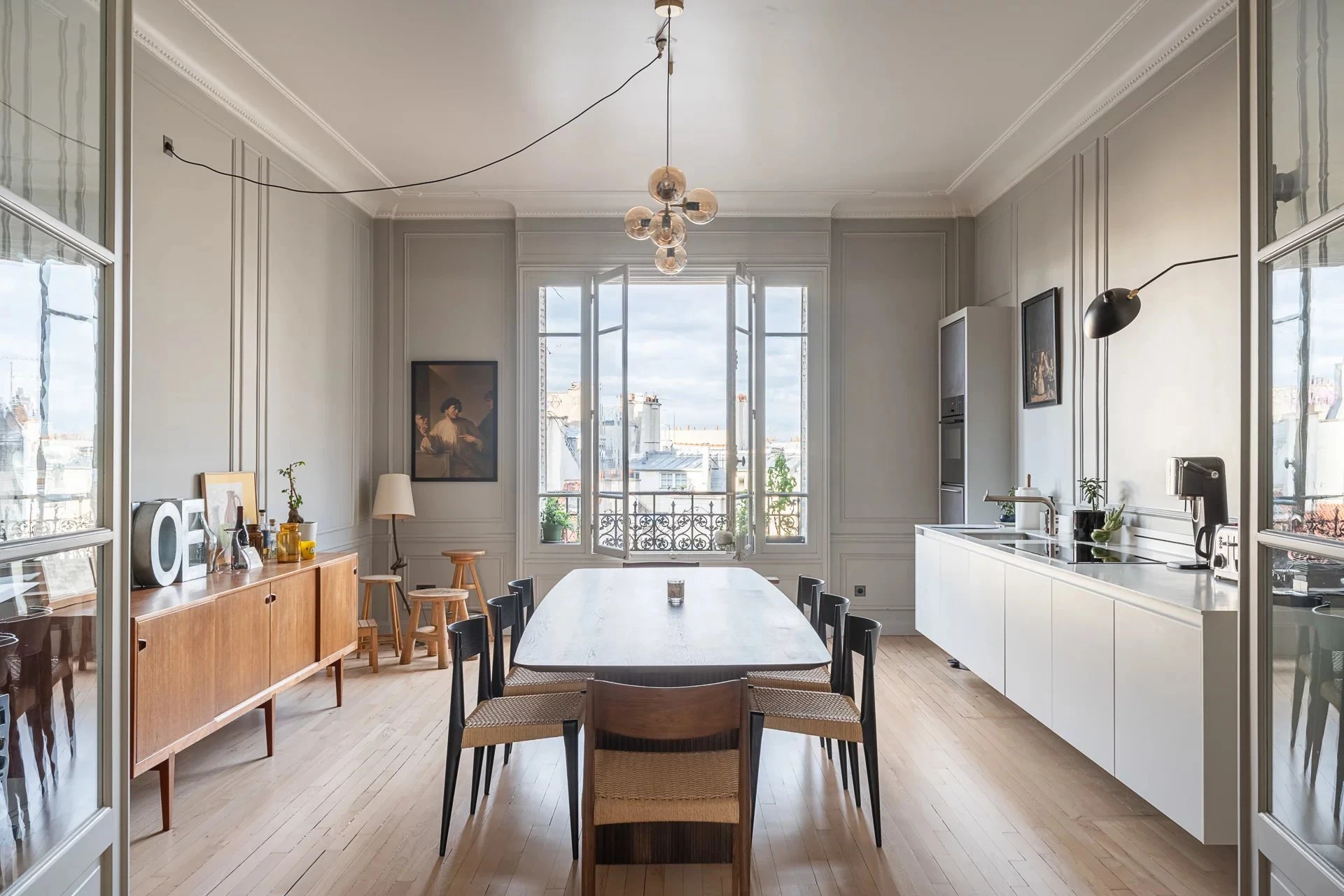 Picture of property: In the most stunning building on Place du Panthéon 7