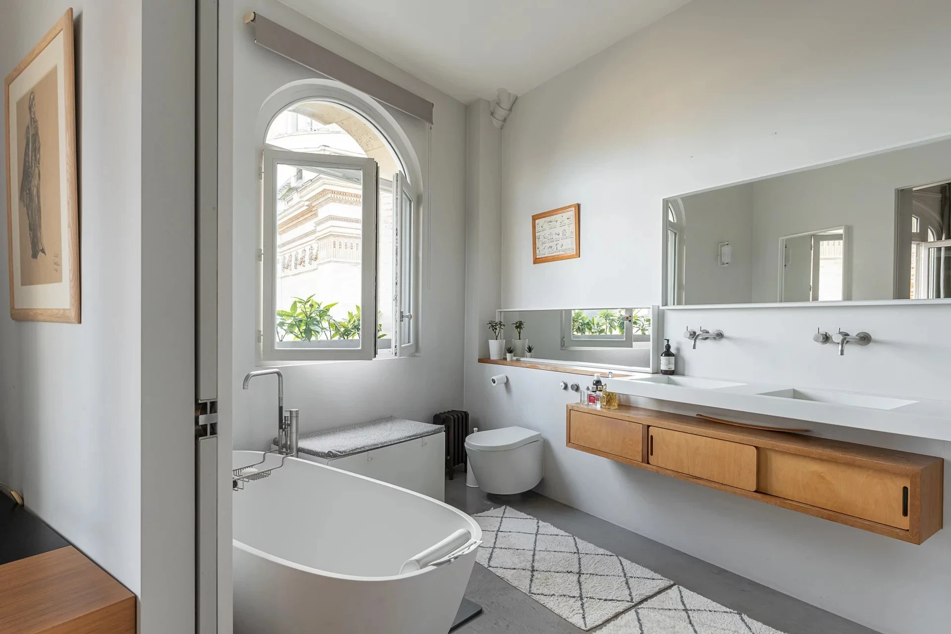 Picture of property: In the most stunning building on Place du Panthéon 10