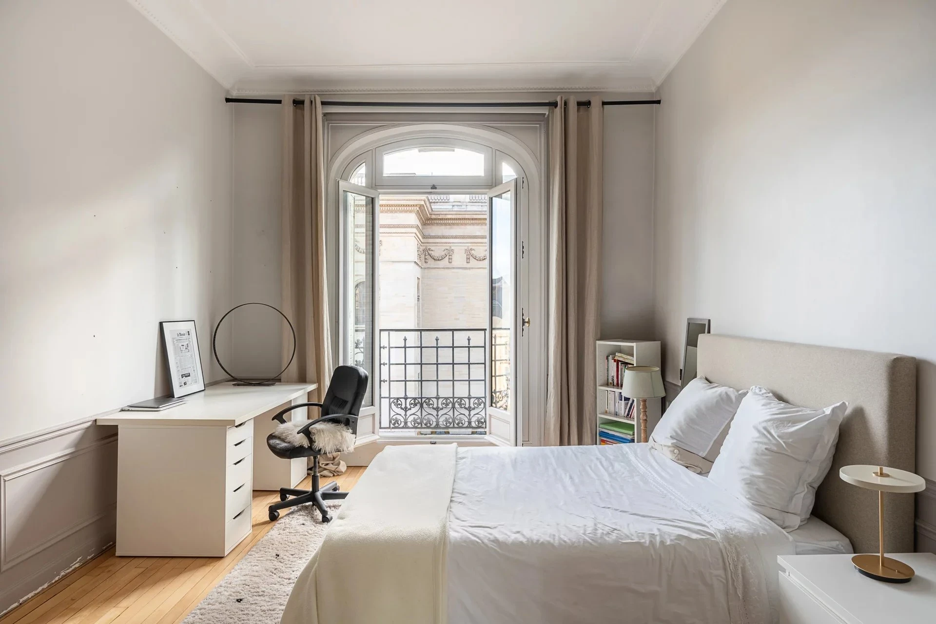 Picture of property: In the most stunning building on Place du Panthéon 11