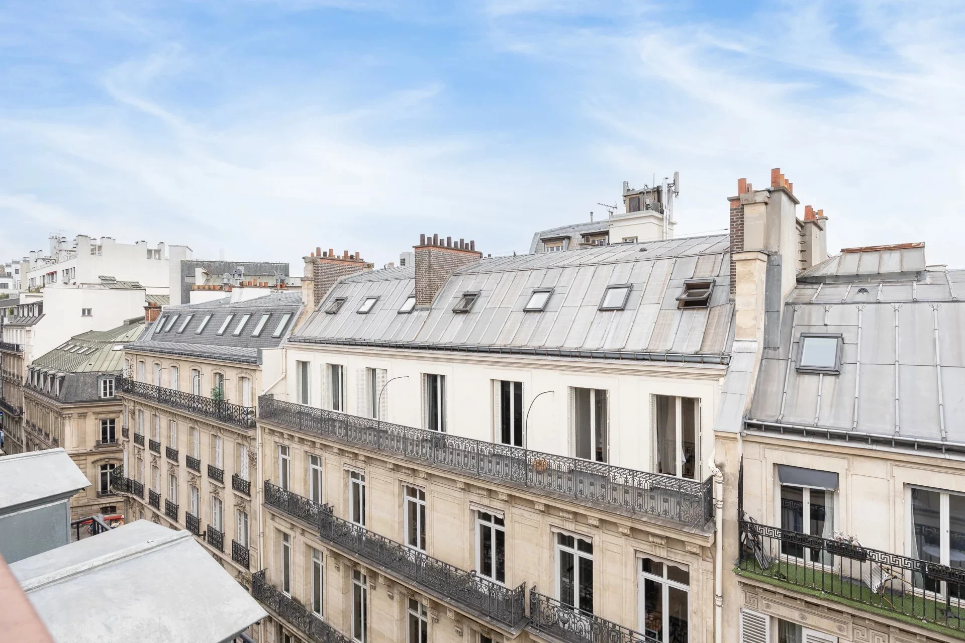 Picture of property: Immaculate condition on the top floor 4