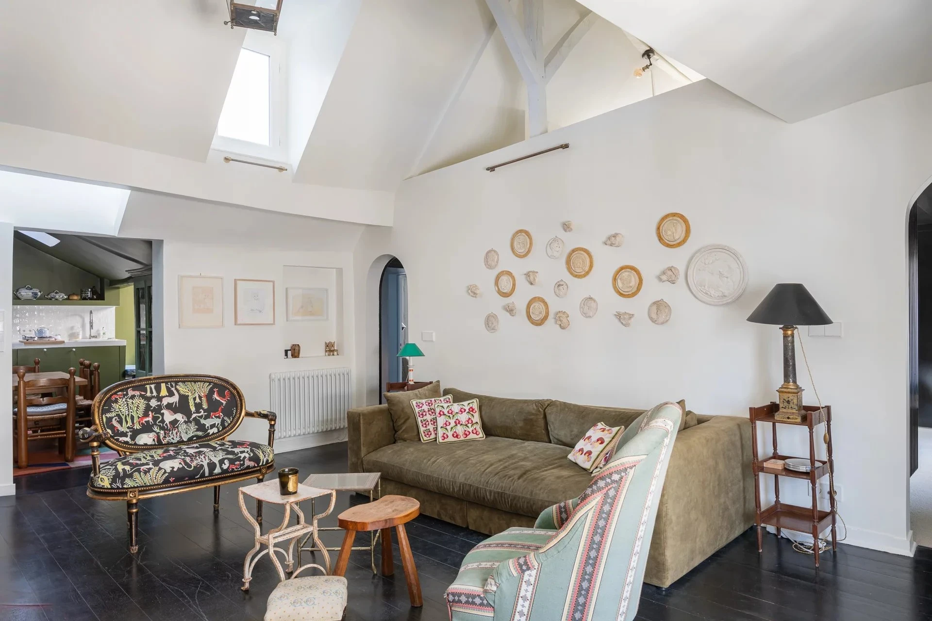 Top-floor duplex, renovated and bright