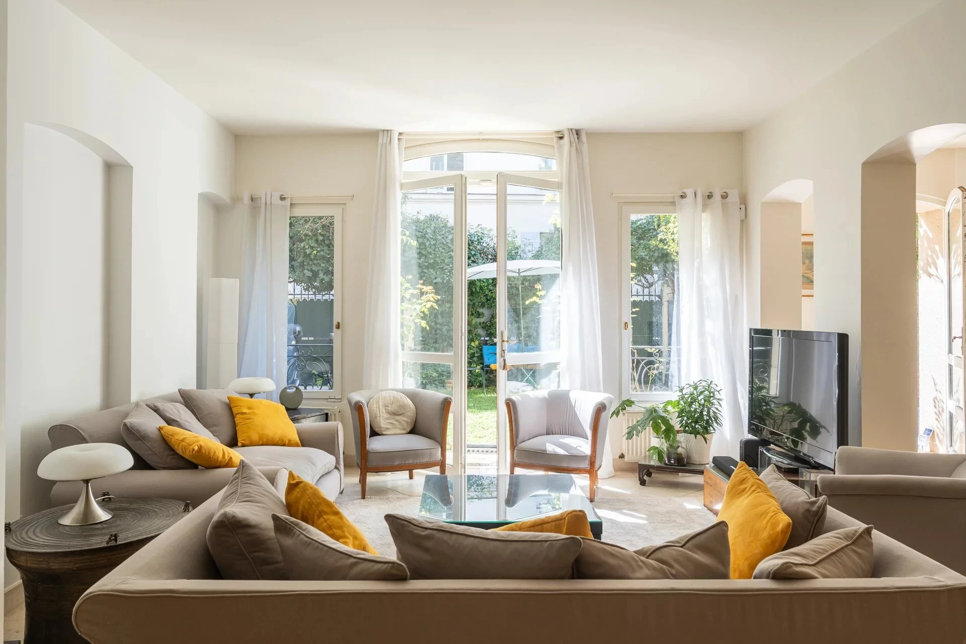 Picture of property: House with garden - South-facing 3