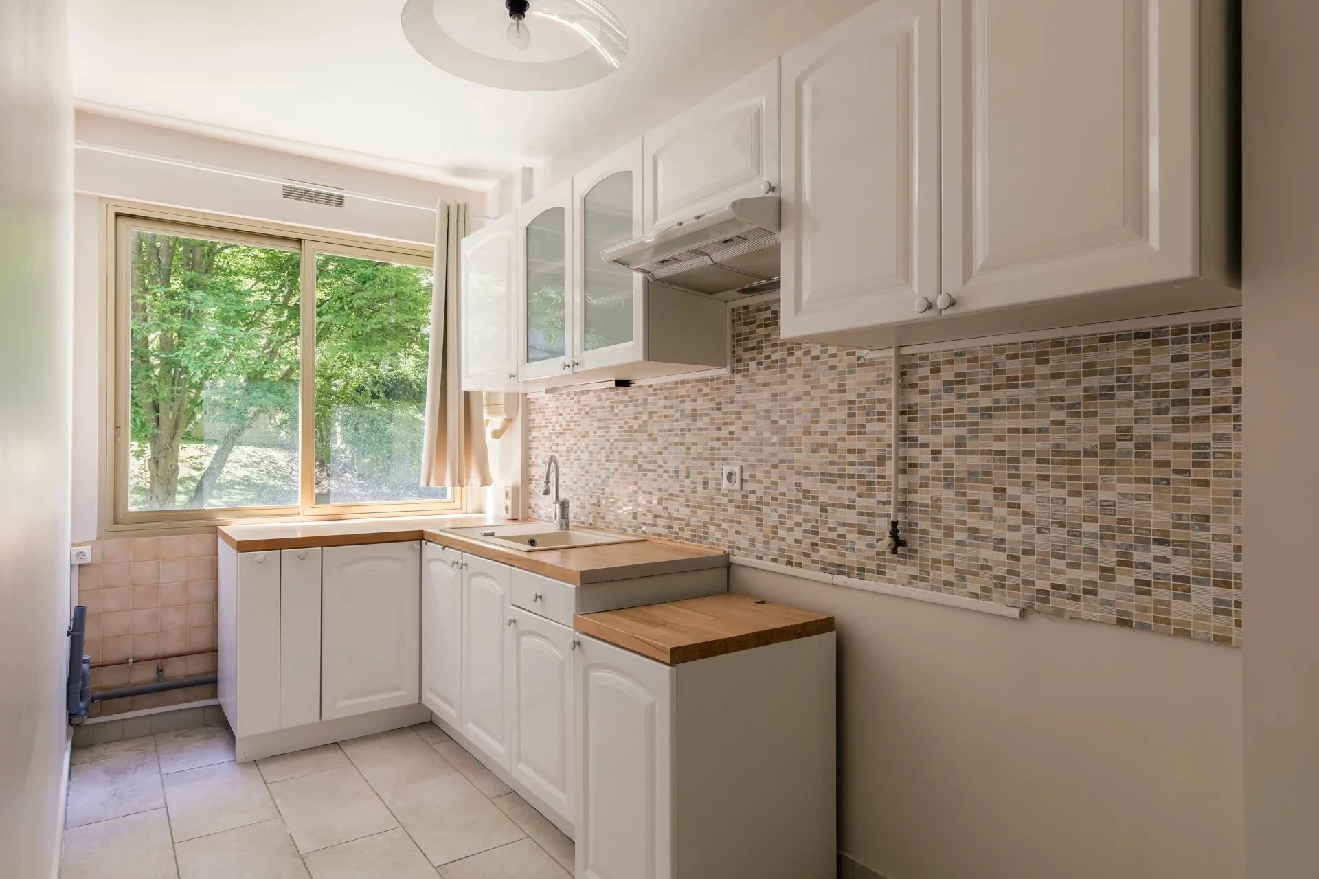 Picture of property: In the sought-after Saint Cloud area 4