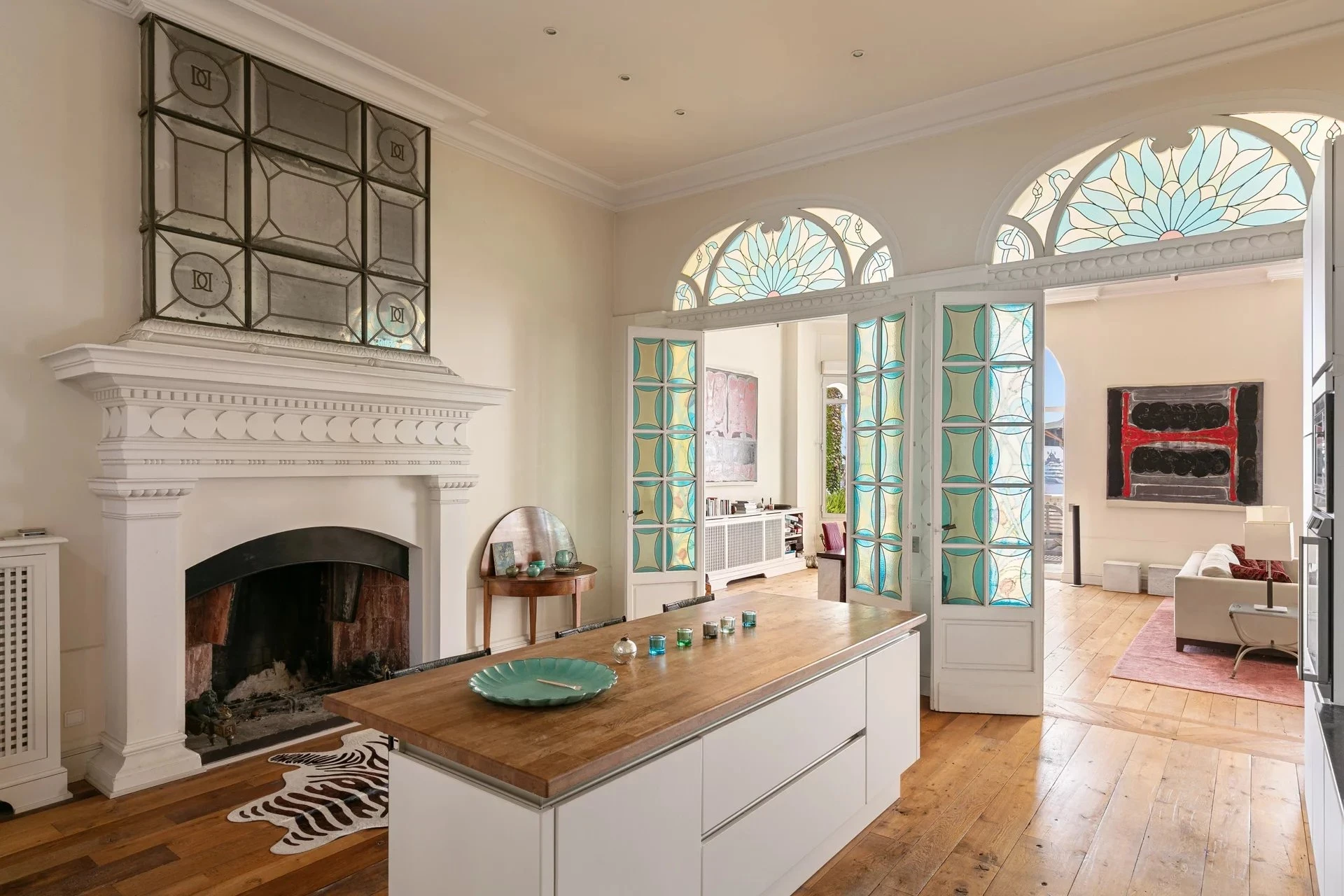 Picture of property: A unique seafront property in Cannes 8