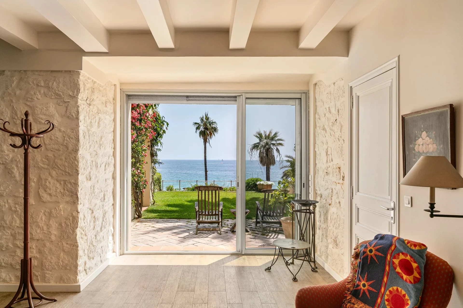 Picture of property: A unique seafront property in Cannes 13