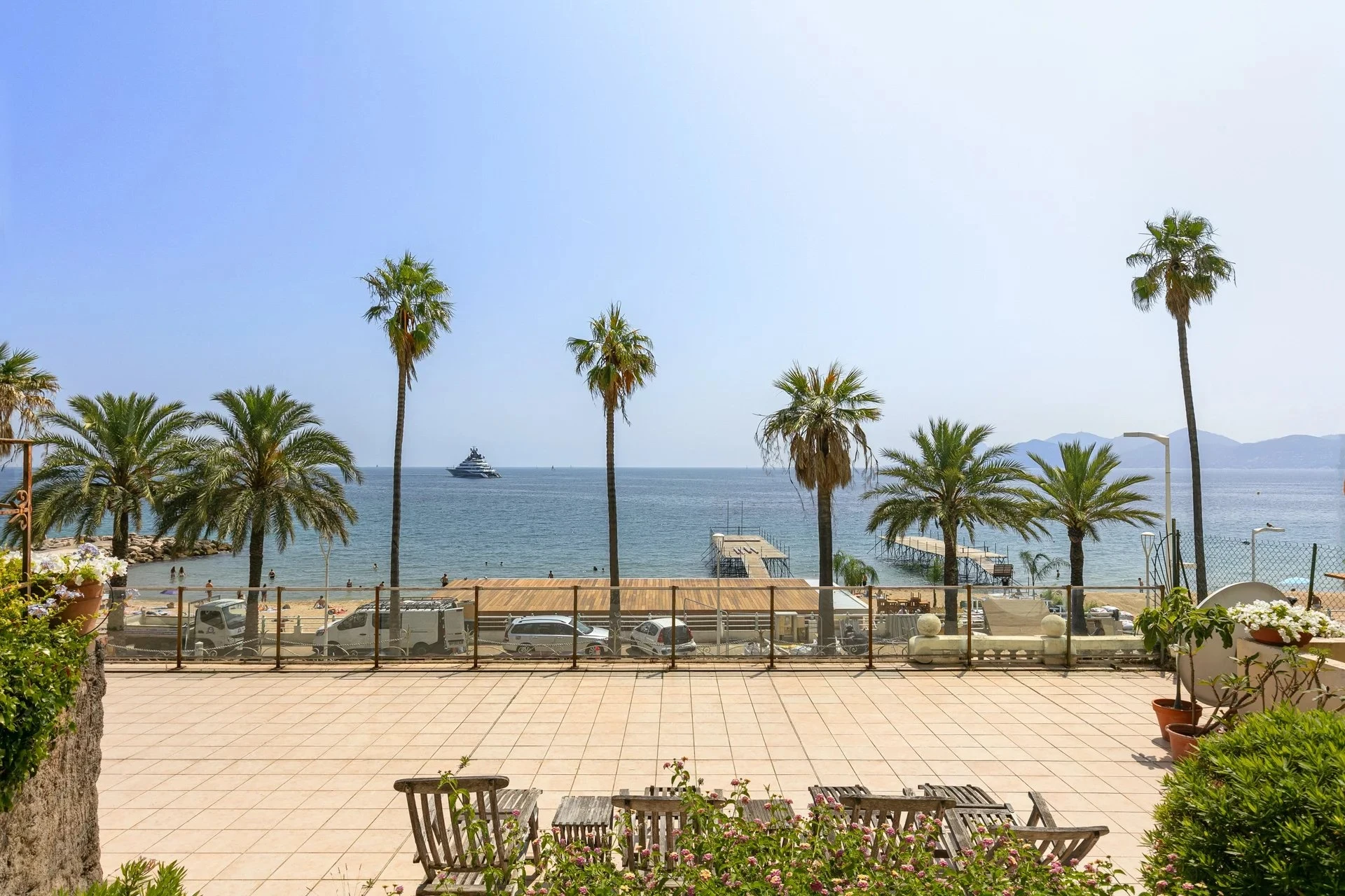 Picture of property: A unique seafront property in Cannes 9