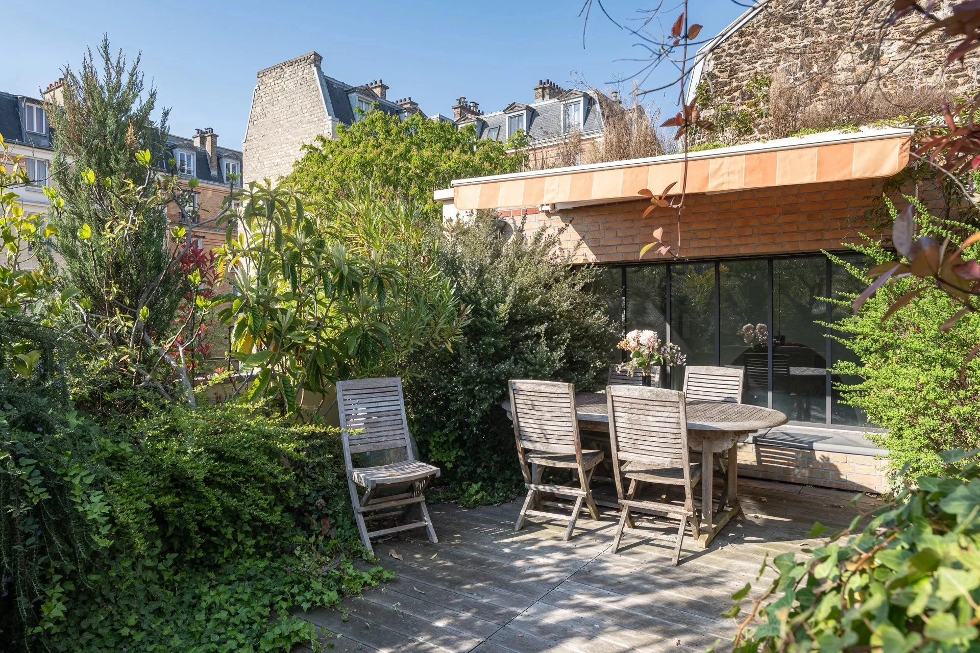 Picture of property: La Campagne à Paris 10