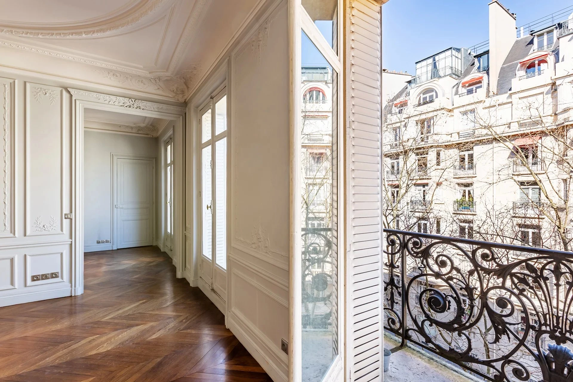 Picture of property: Dual-aspect apartment 4