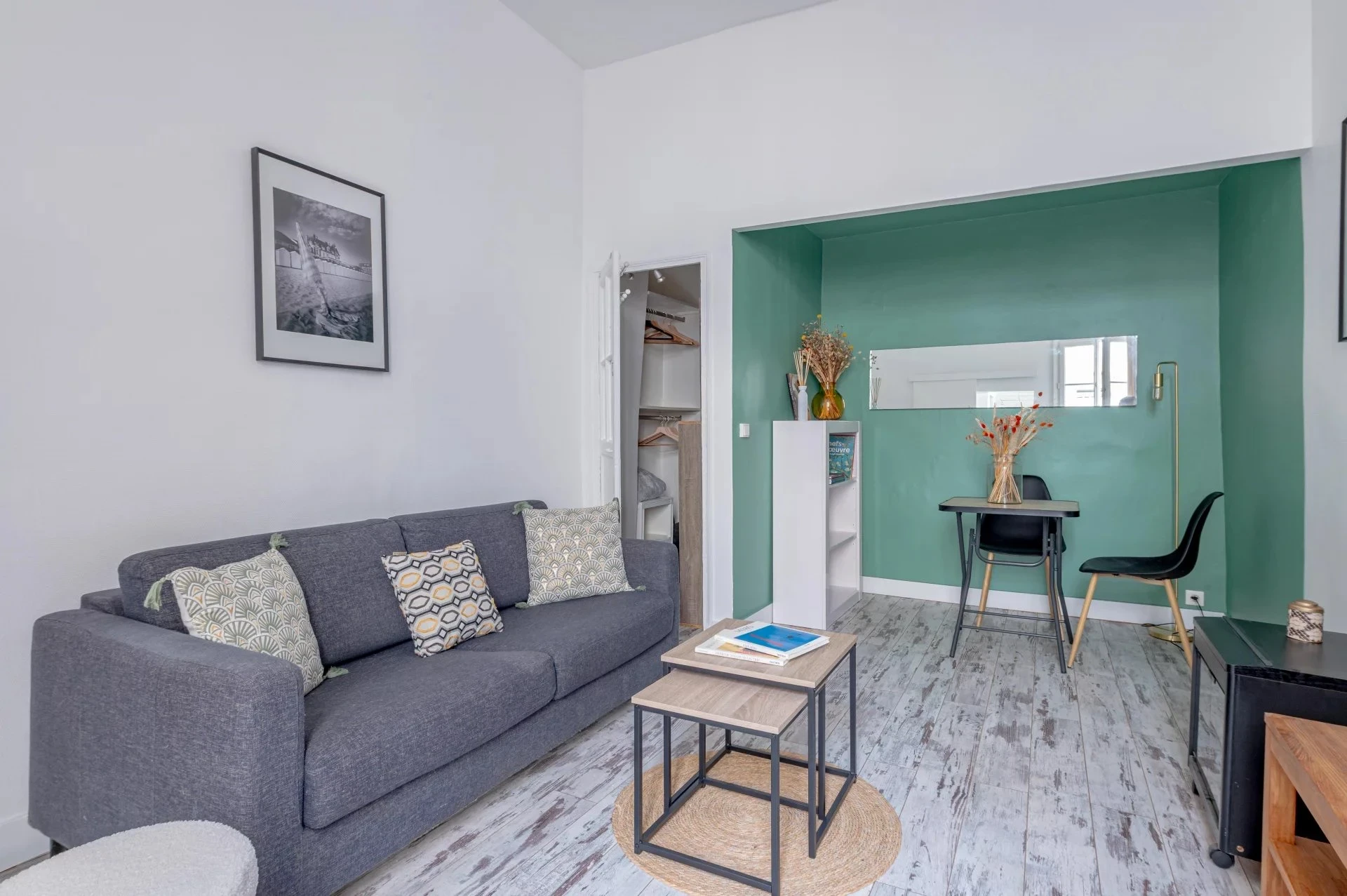 Picture of property: Studio apartment near Bon Marché 2