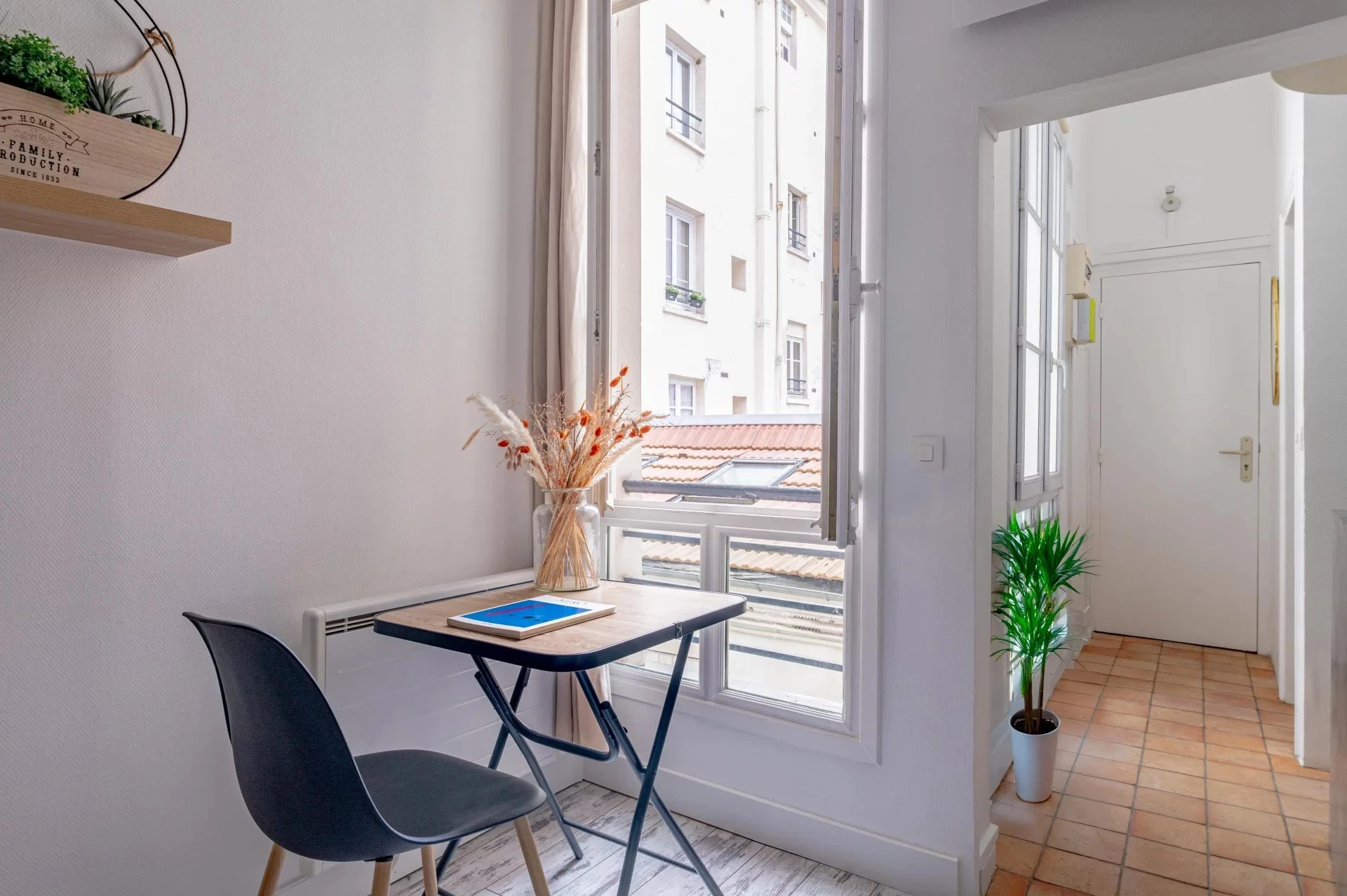Picture of property: Studio apartment near Bon Marché 3