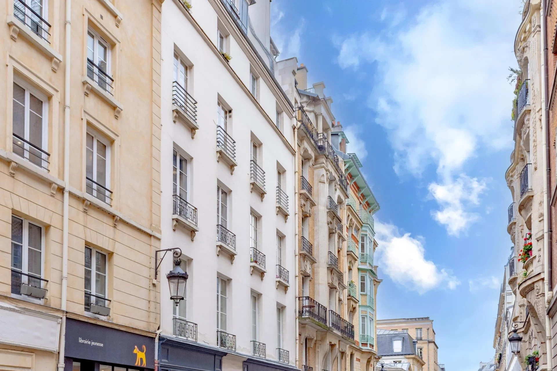 Picture of property: Studio apartment near Bon Marché 13