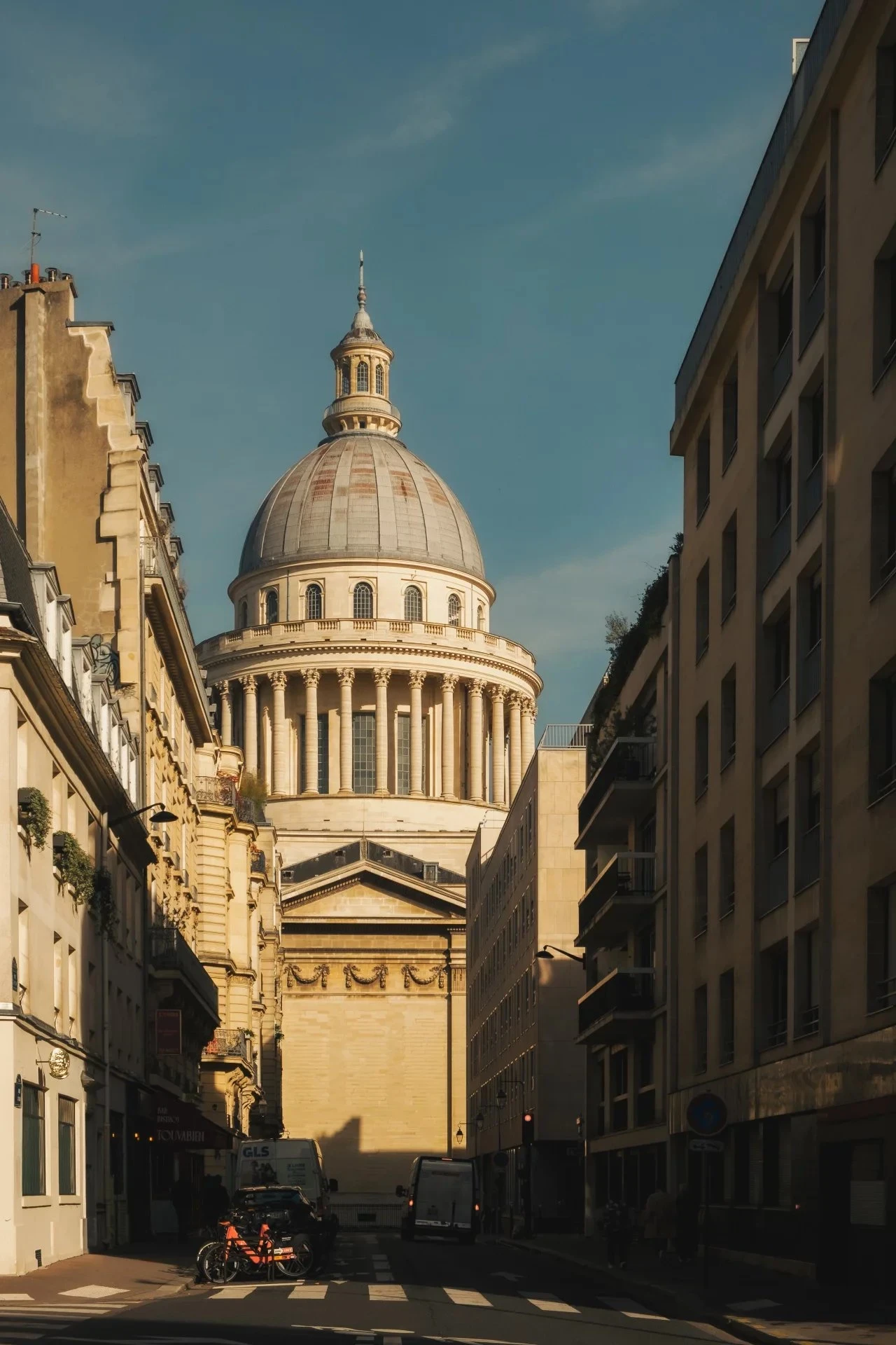 Image du bien : Studio dans une rue chargée d’histoire 2