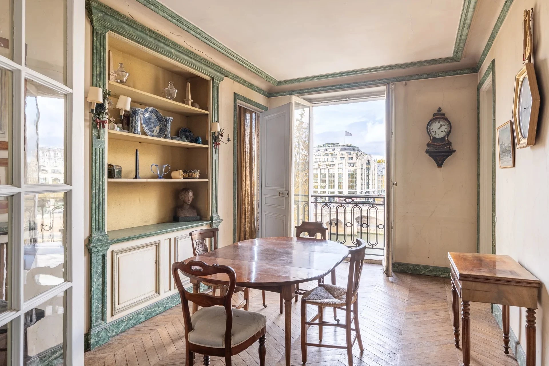 Picture of property: A rare location with a view 5