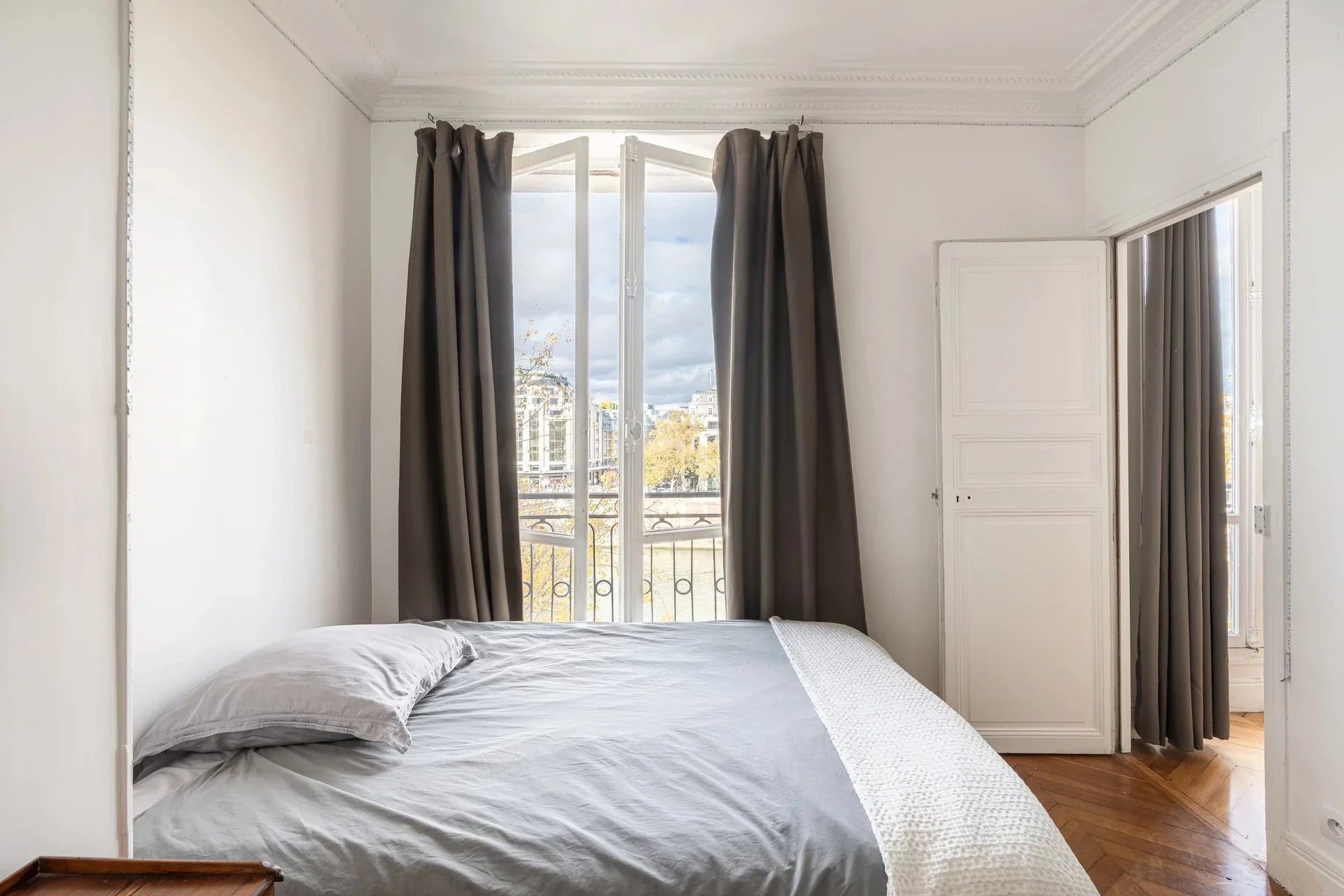 Picture of property: A rare location with a view 10