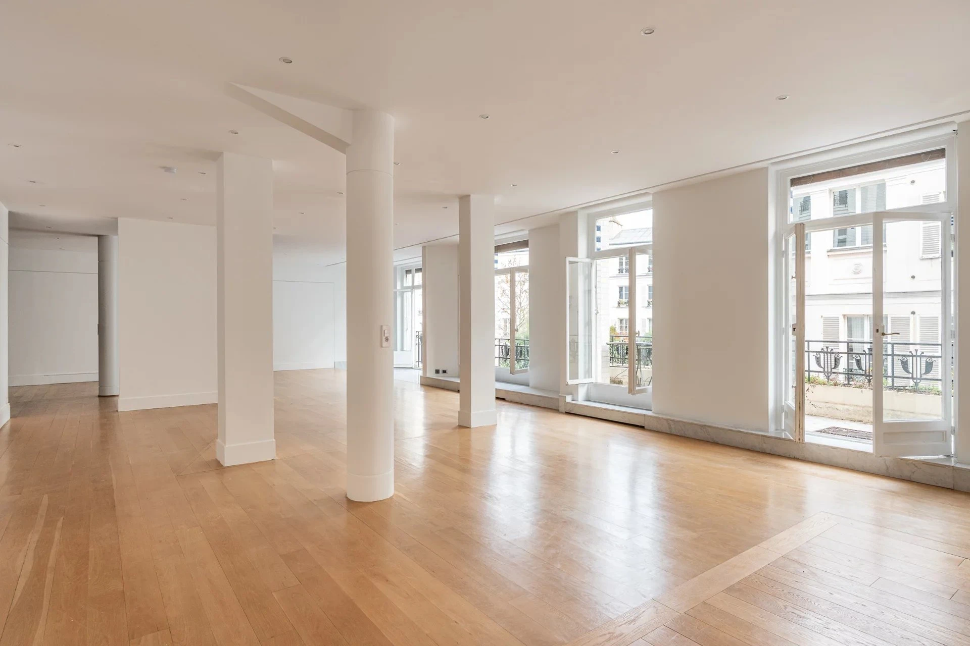 Image du bien : Appartement de réception au sein d'une copropriété iconique 3