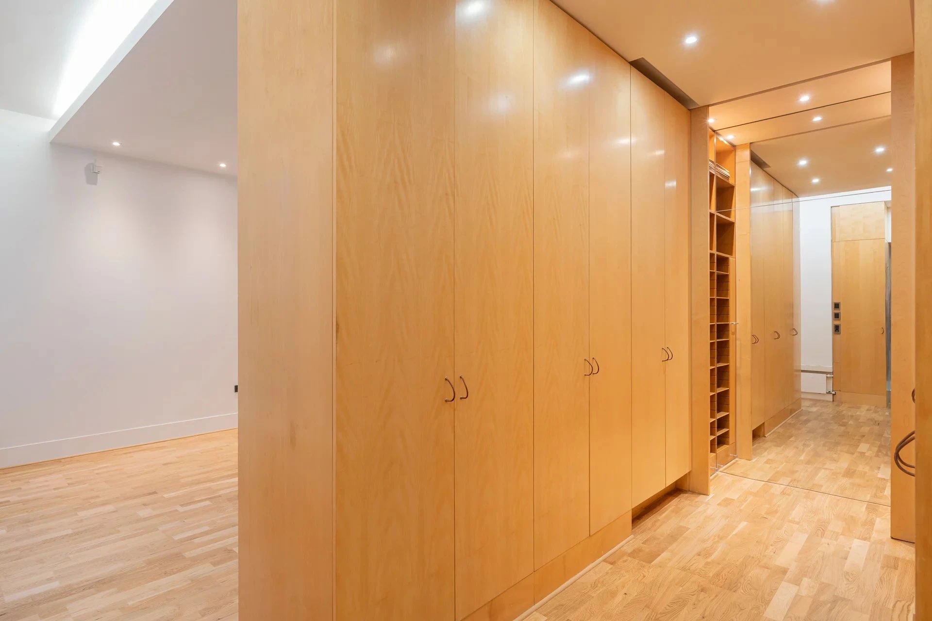 Image du bien : Appartement de réception au sein d'une copropriété iconique 21