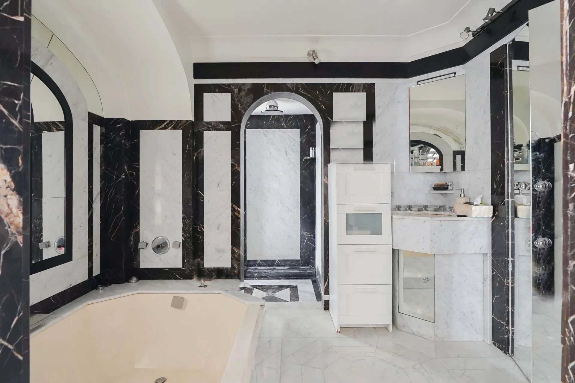 Picture of property:  13