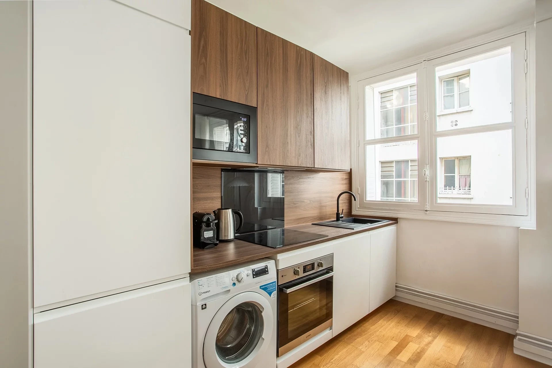 Picture of property: Apartment in immaculate condition facing the Musée Rodin 5