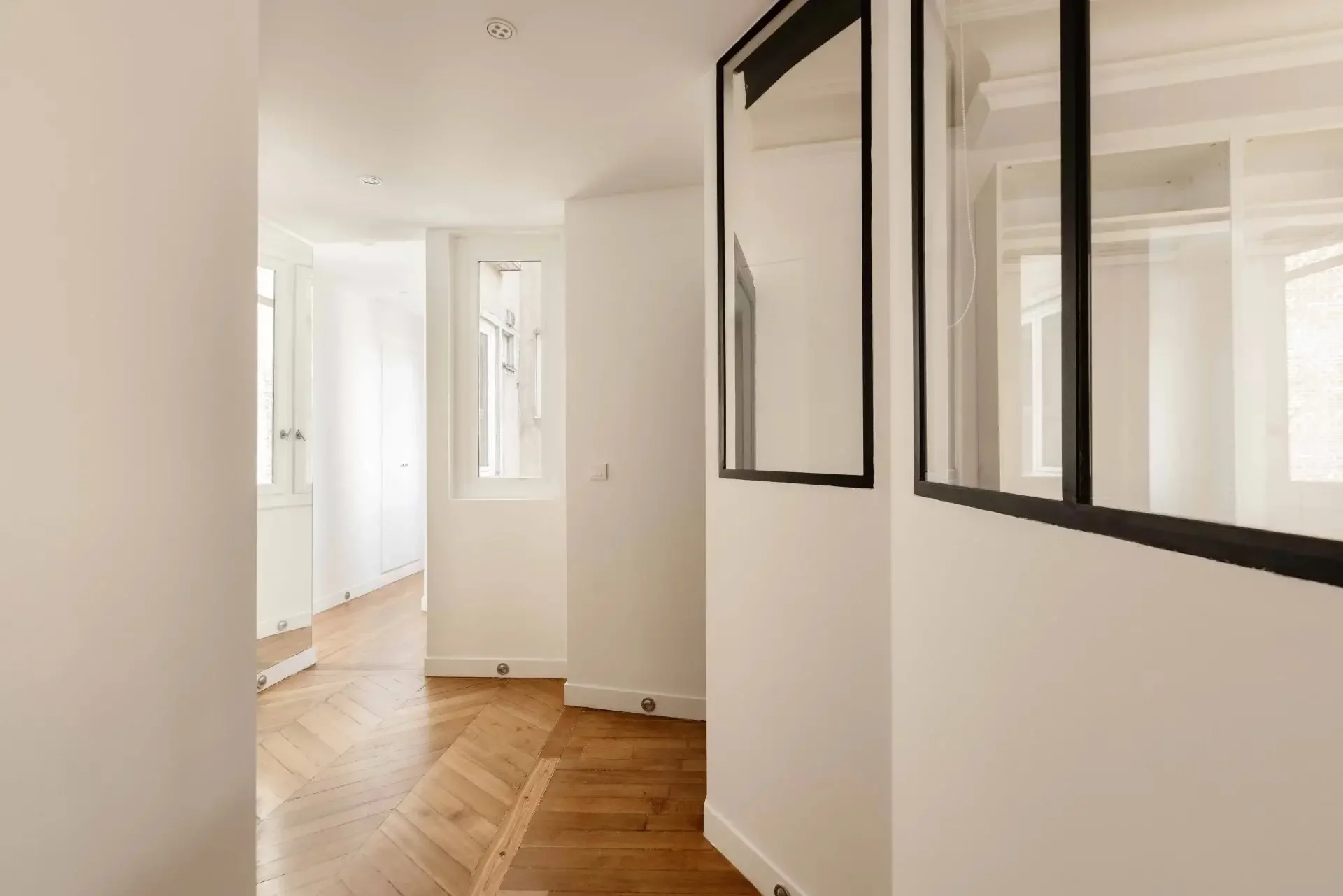 Picture of property: Upper floor with lift access 7
