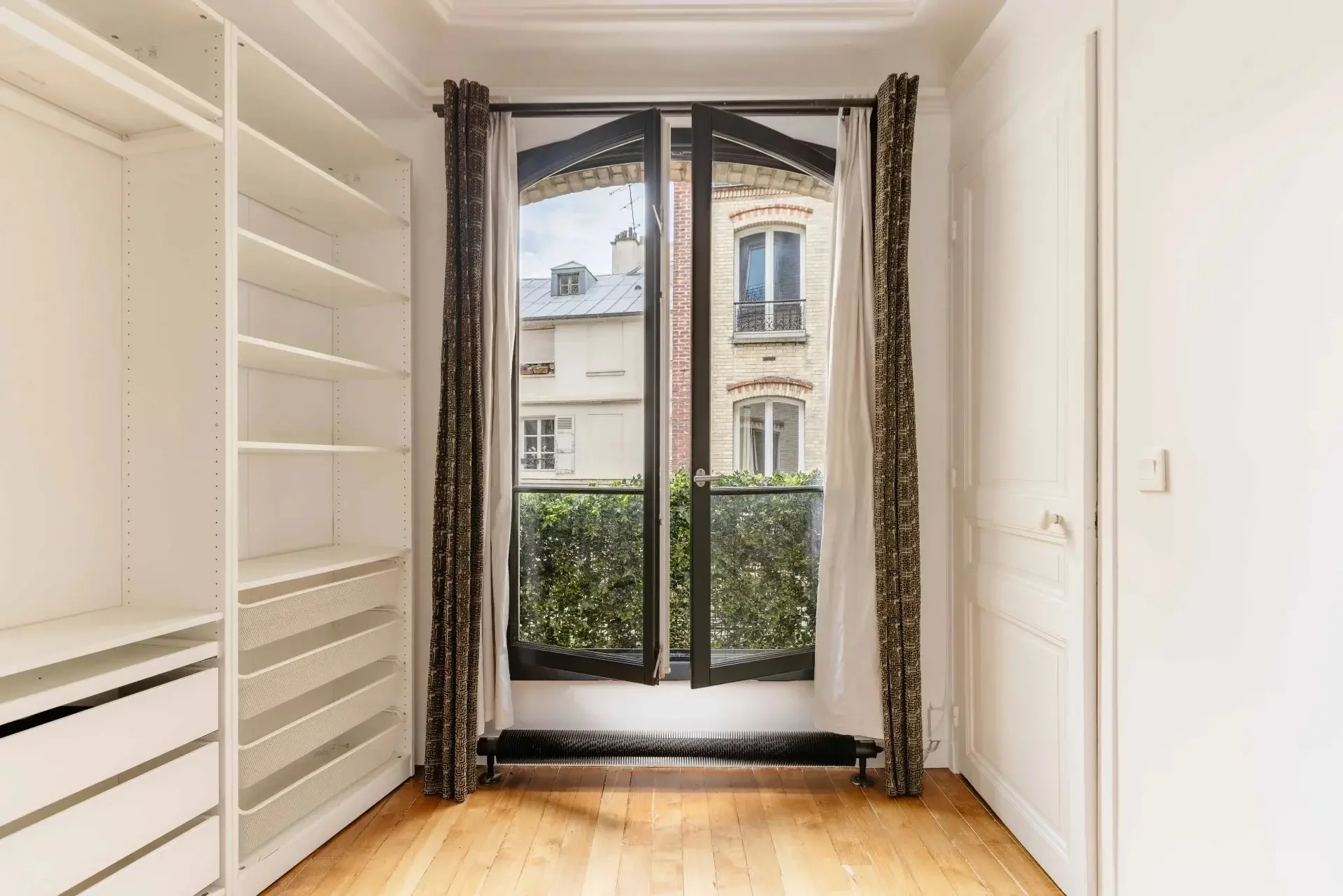 Picture of property: Upper floor with lift access 6