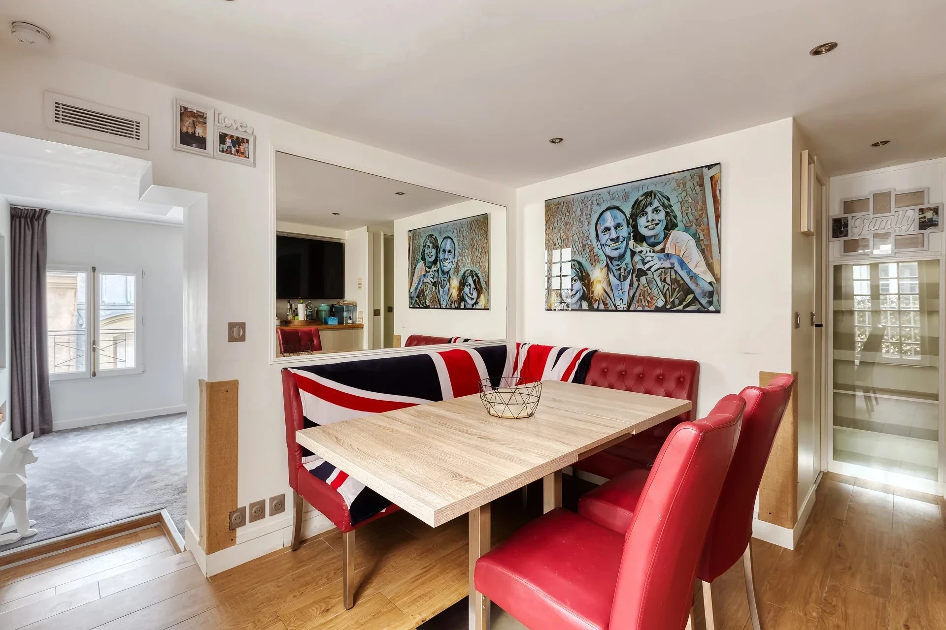 A proximité immédiate de la Place Fürstenberg