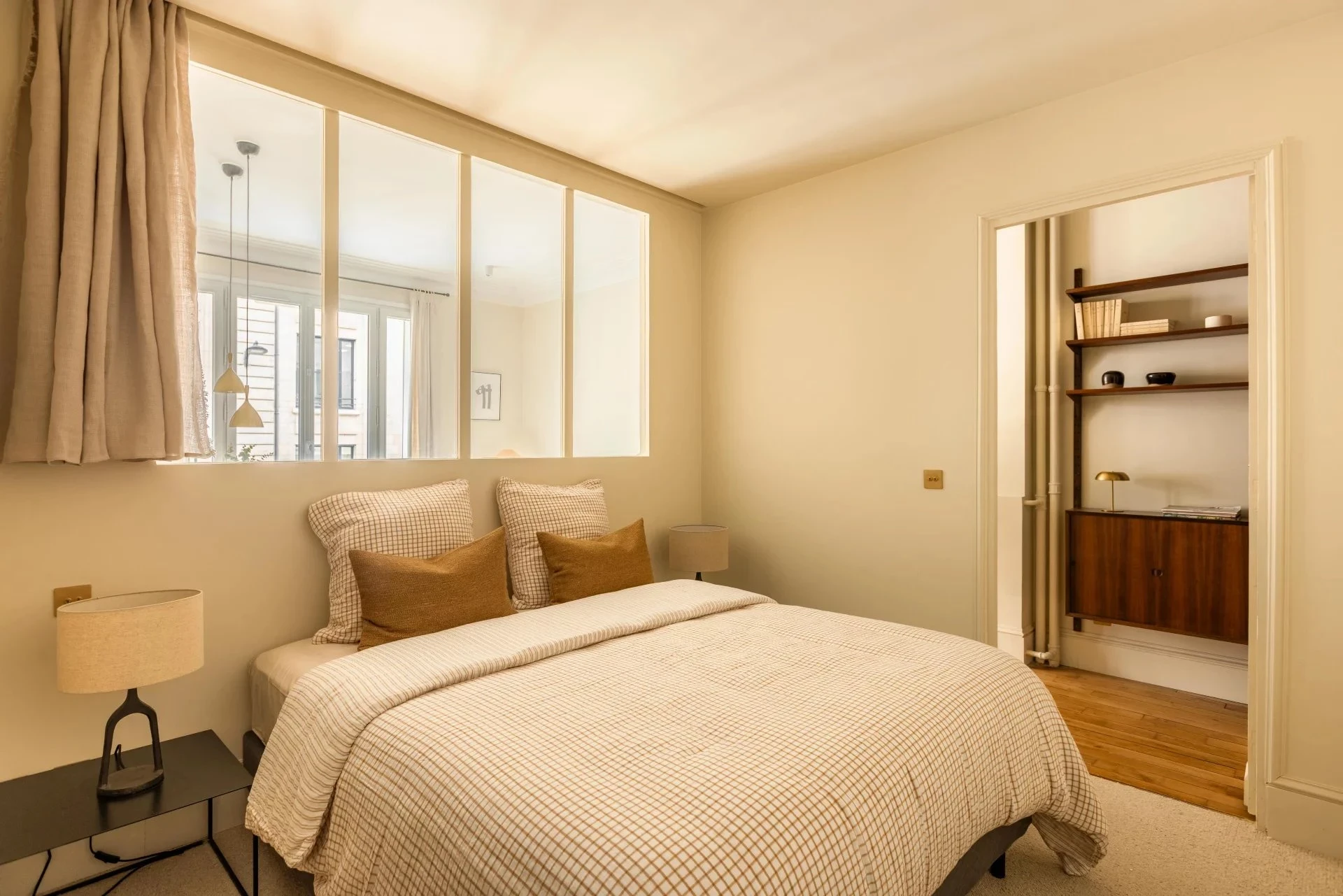 Picture of property: Elegant pied-à-terre 3