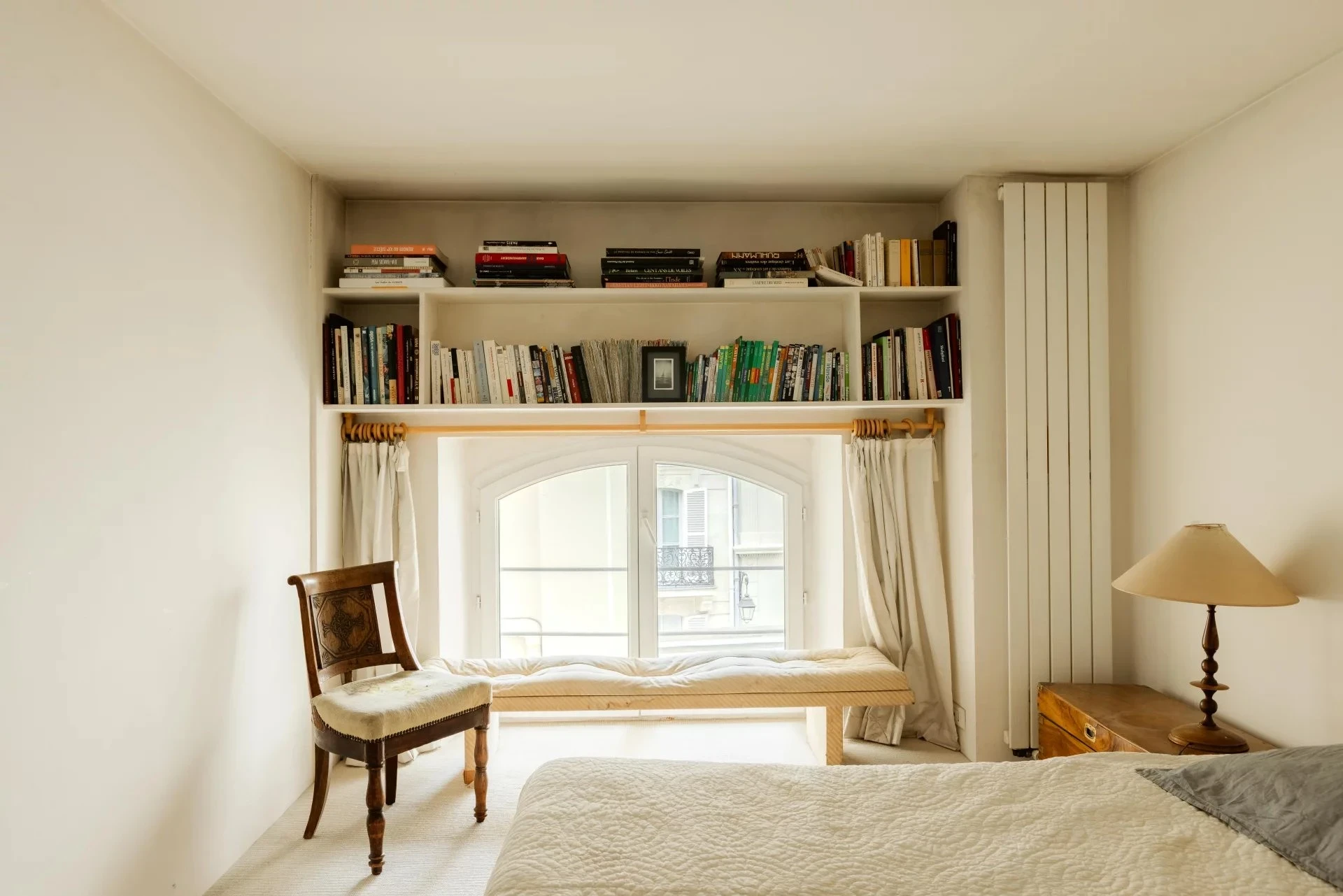 Image du bien : Face à l'église Saint-Germain-des Près 12