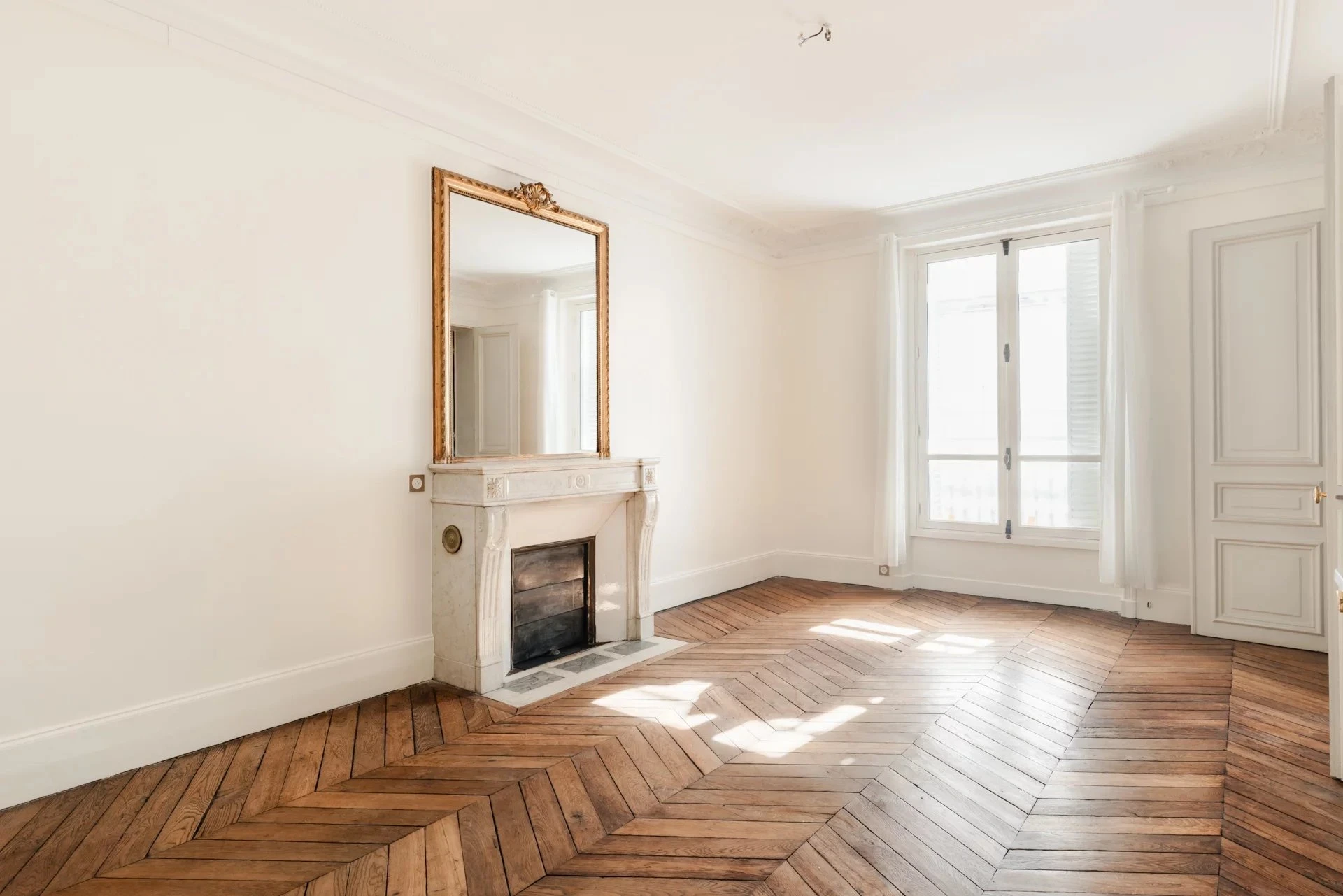 Image du bien : JOUFFROY- MALESHERBES  Parquet Moulures Cheminées 6