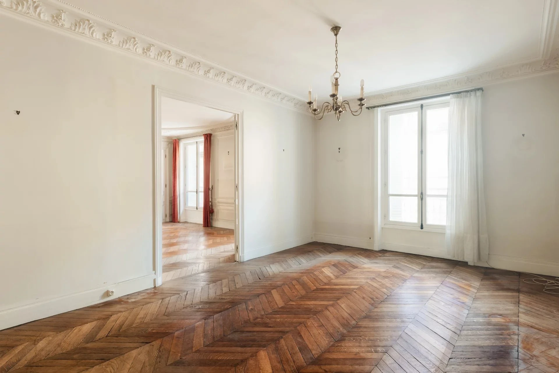 Image du bien : JOUFFROY- MALESHERBES  Parquet Moulures Cheminées 3