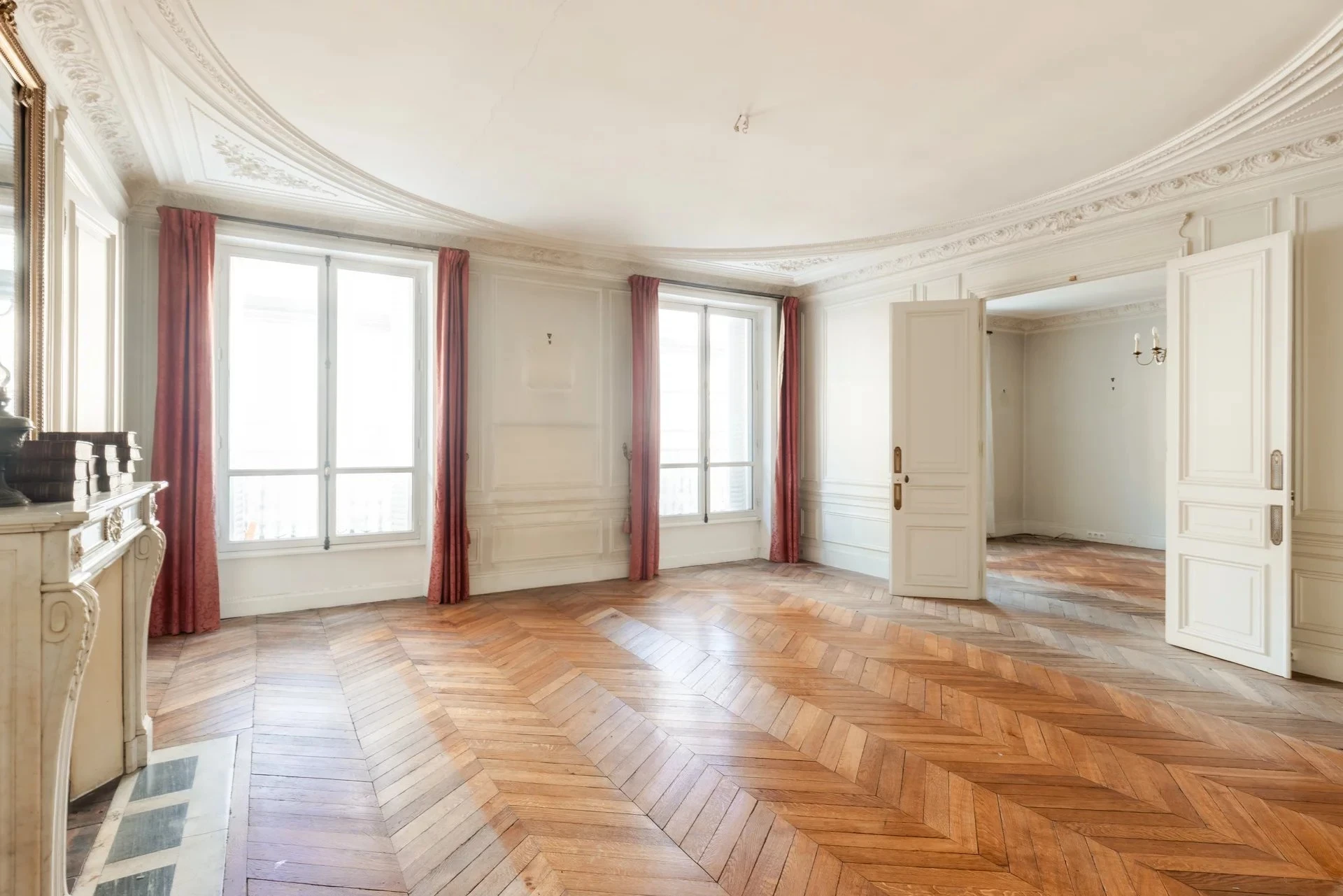 Image du bien : JOUFFROY- MALESHERBES  Parquet Moulures Cheminées 2