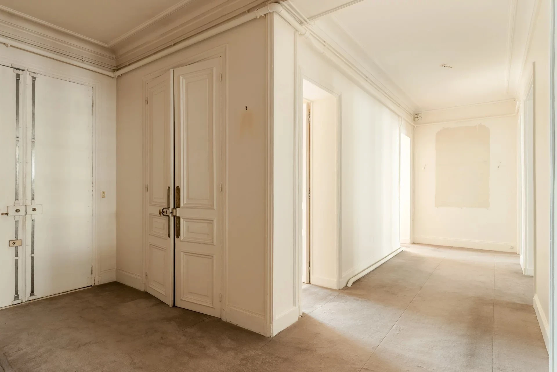 Image du bien : JOUFFROY- MALESHERBES  Parquet Moulures Cheminées 8