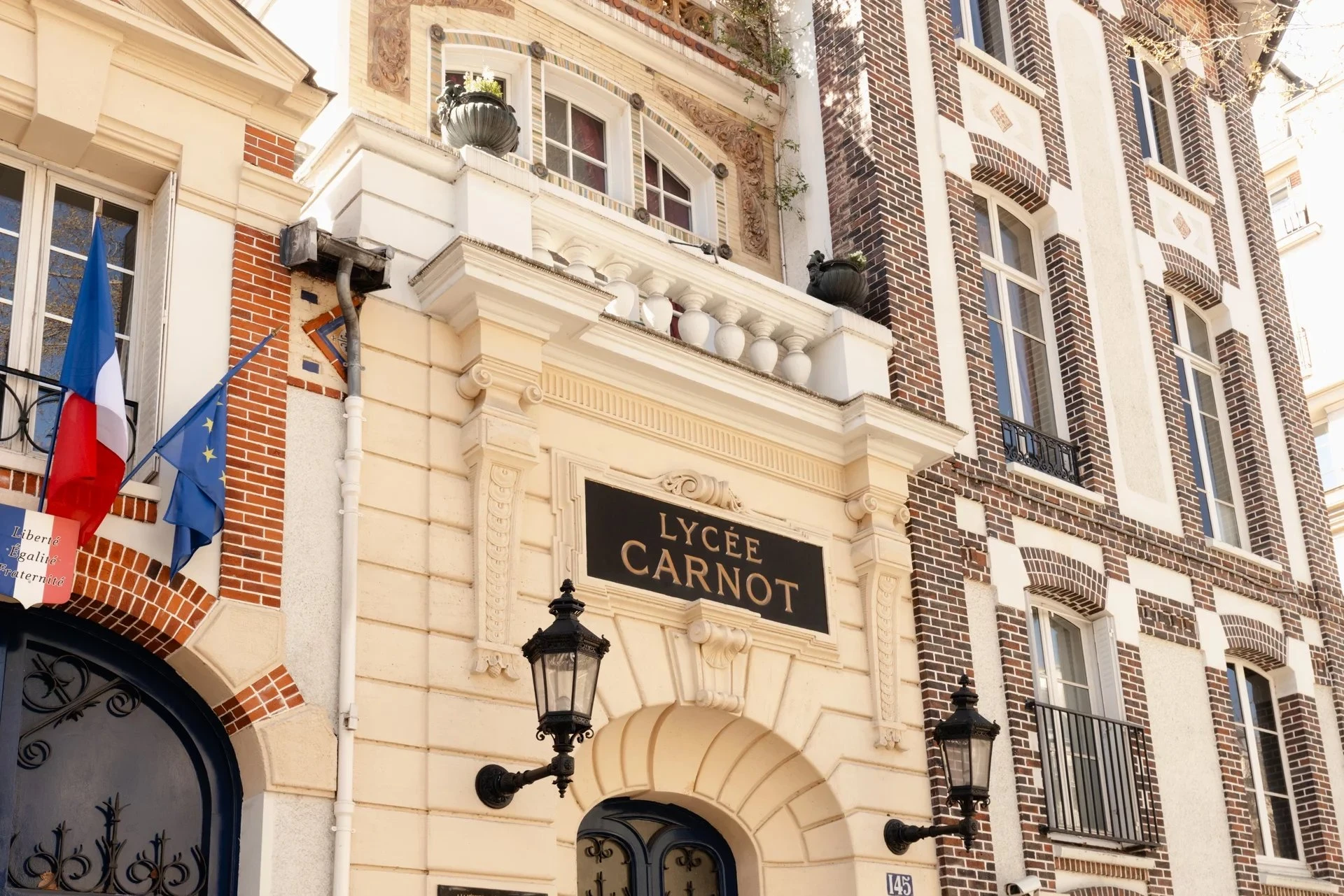 Image du bien : JOUFFROY- MALESHERBES  Parquet Moulures Cheminées 14