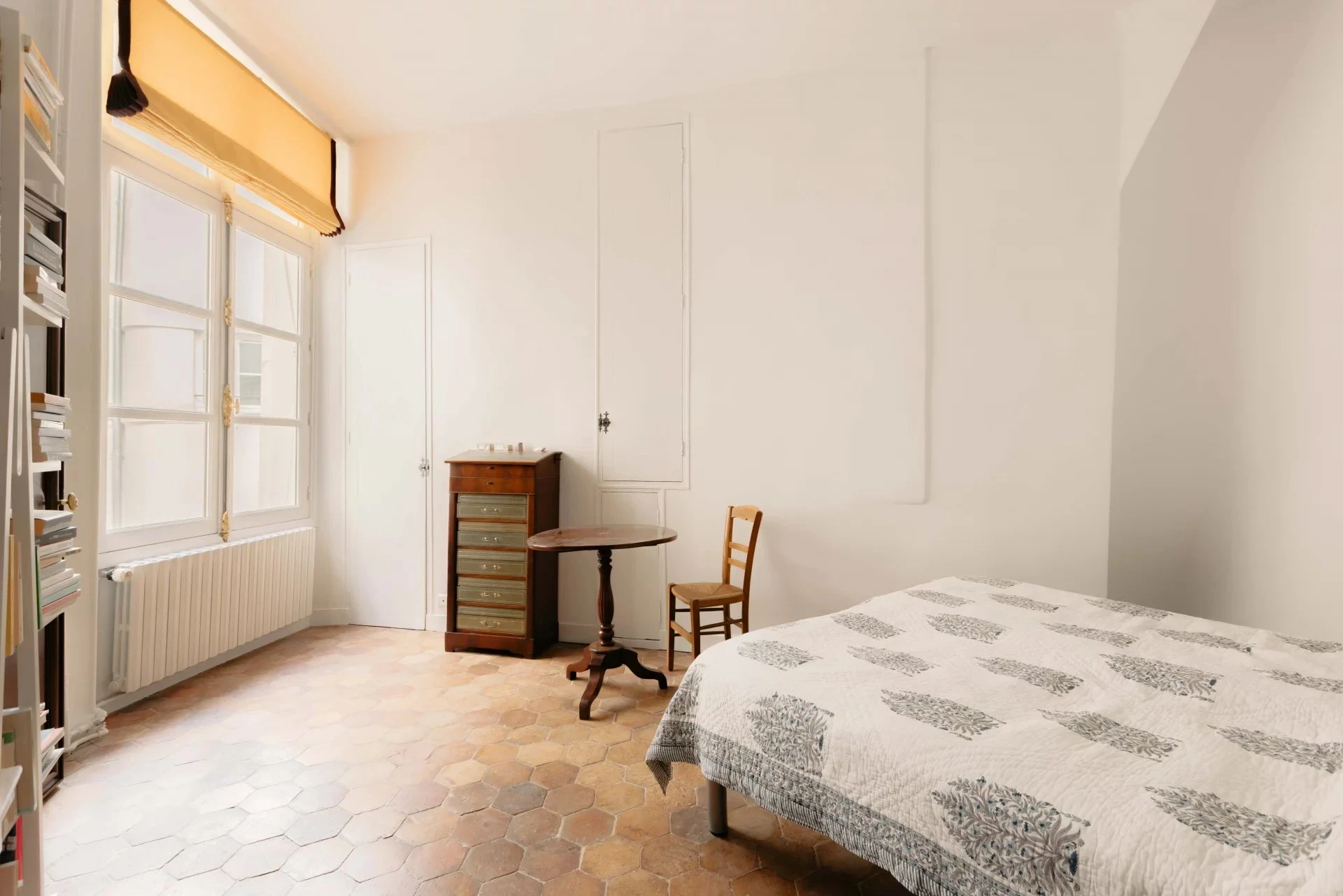 Picture of property: Authentic 18th-century duplex apartment alongside Notre-Dame 4