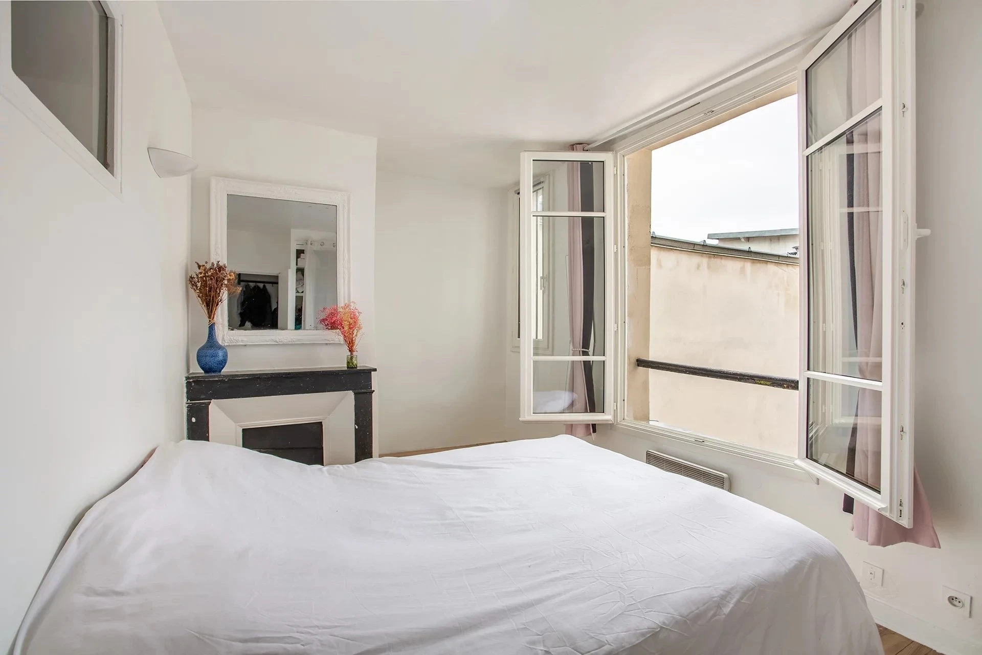 Picture of property: The authentic Saint-Germain-des-Prés spirit 8