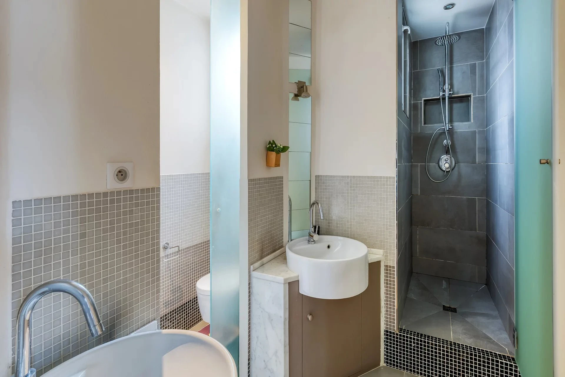 Picture of property:  10