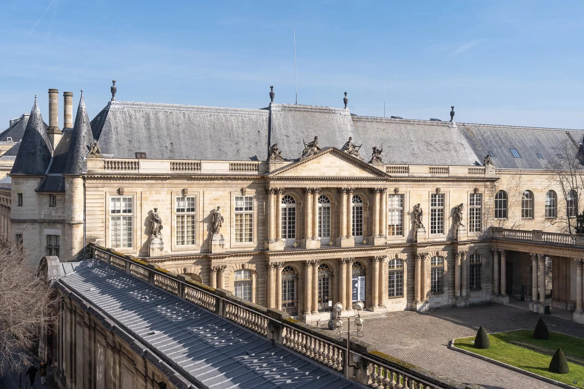 Picture of property: Exceptional property with breathtaking views 5