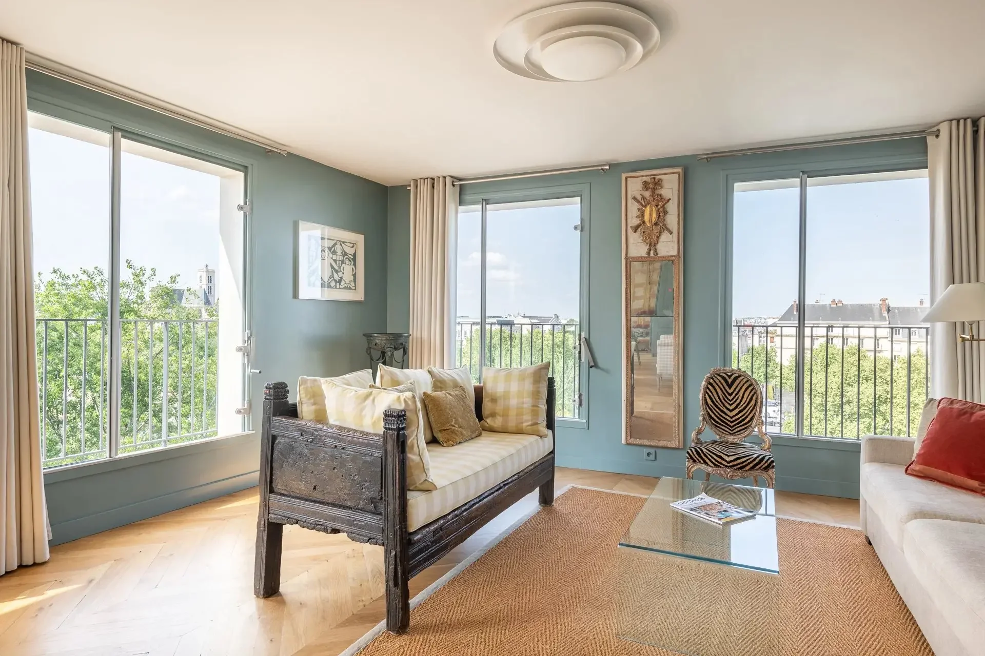 Image du bien : Appartement en dernier étage avec ascenseur et vues sur la Seine 2