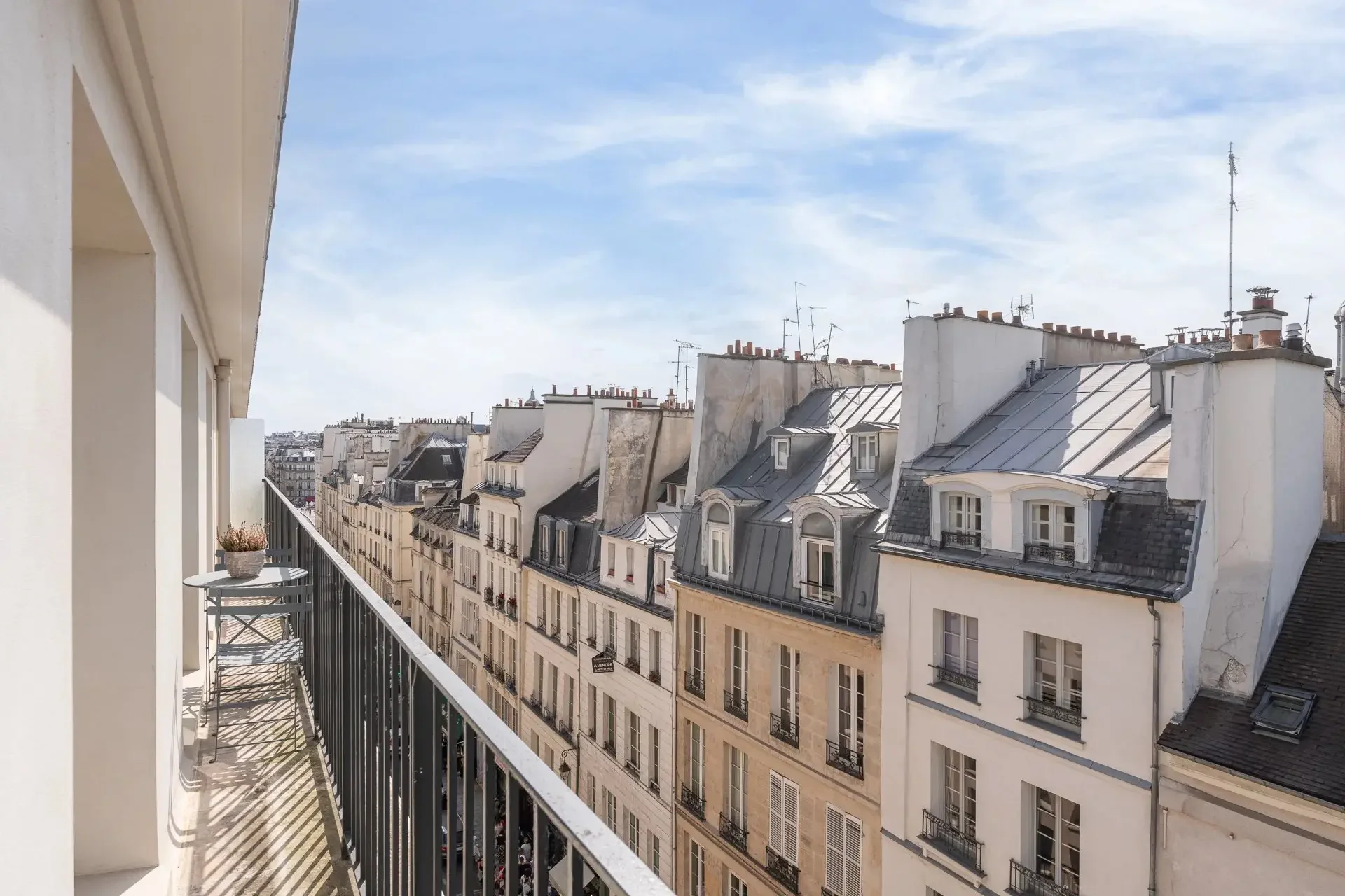 Image du bien : Appartement en dernier étage avec ascenseur et vues sur la Seine 12