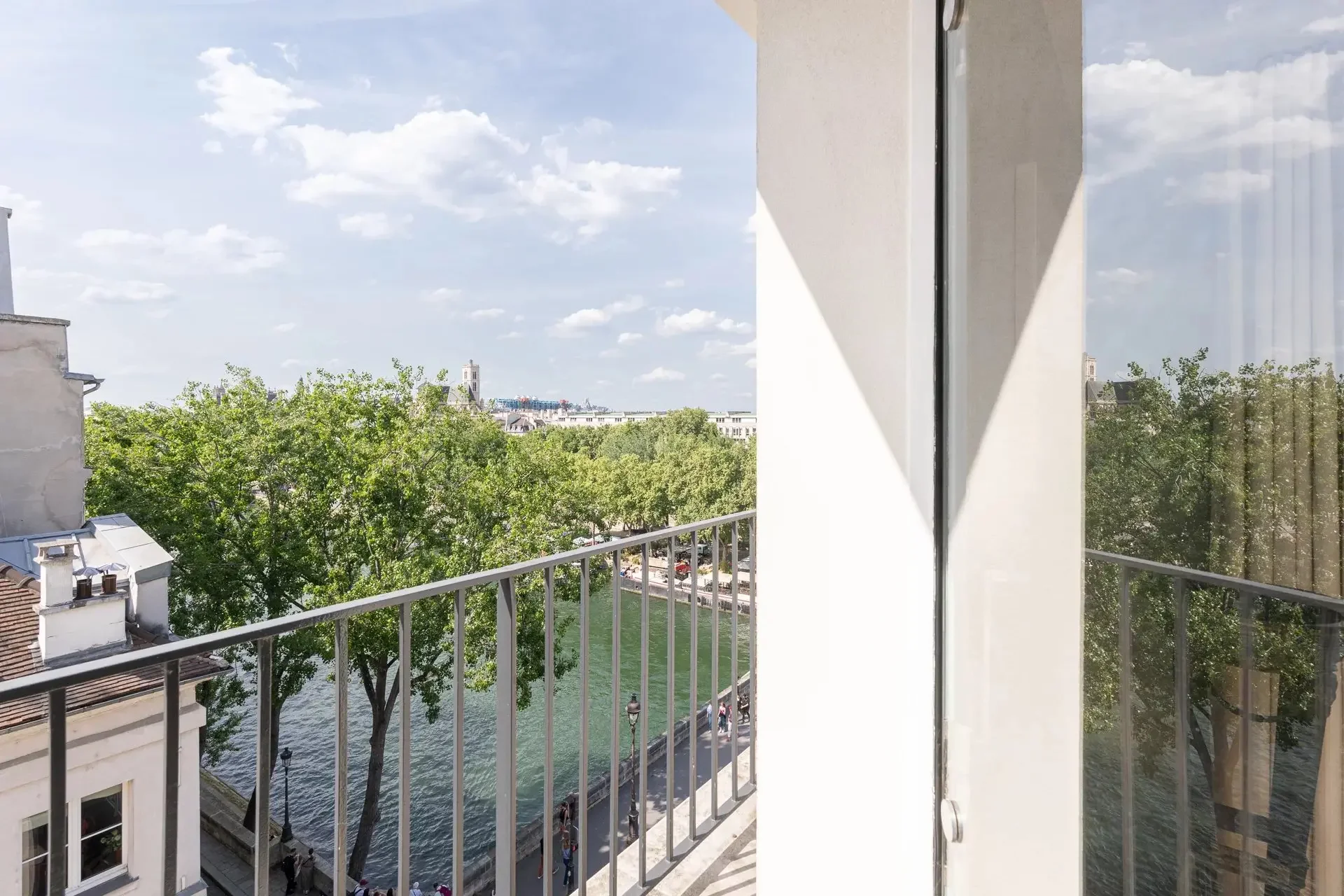 Image du bien : Appartement en dernier étage avec ascenseur et vues sur la Seine 13