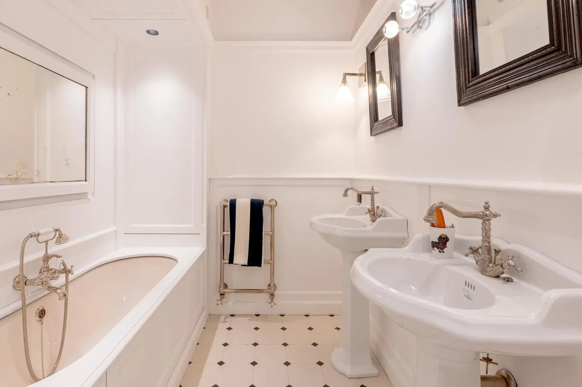 Image du bien : Une adresse discrète pour une clientèle en quête de qualité de vie 9