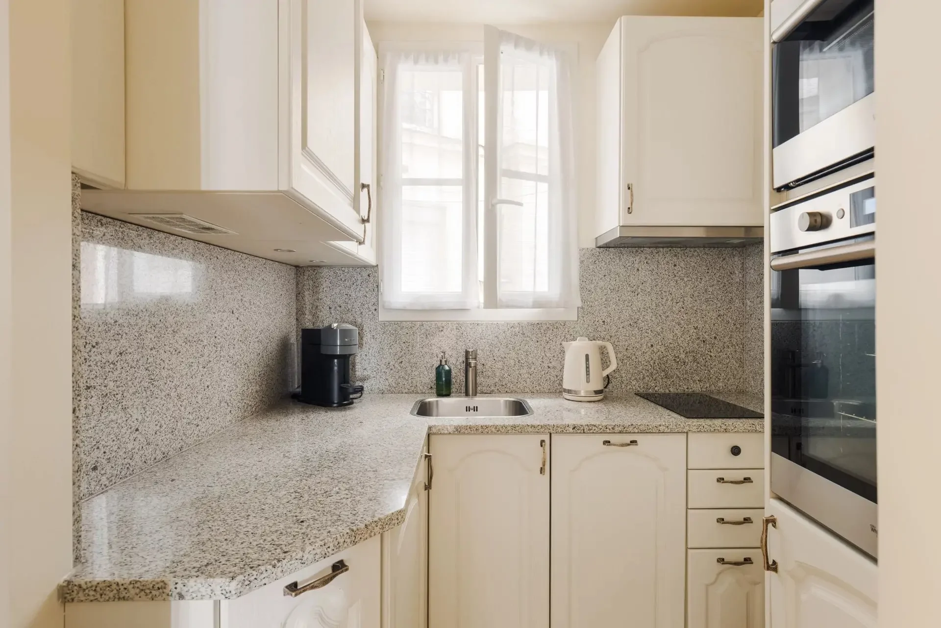 Image du bien : Appartement de charme proche Champ de Mars 7
