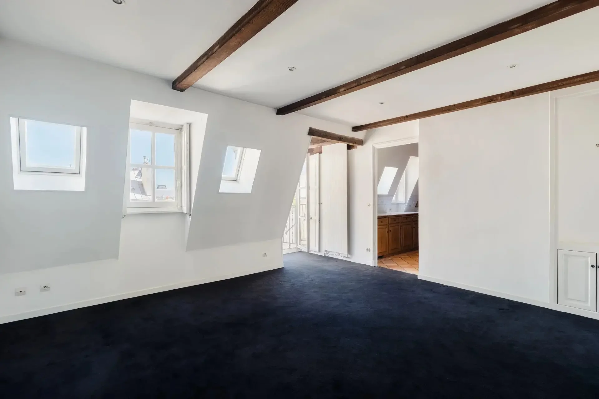 Picture of property: Exceptional location on the banks of the River Seine 4