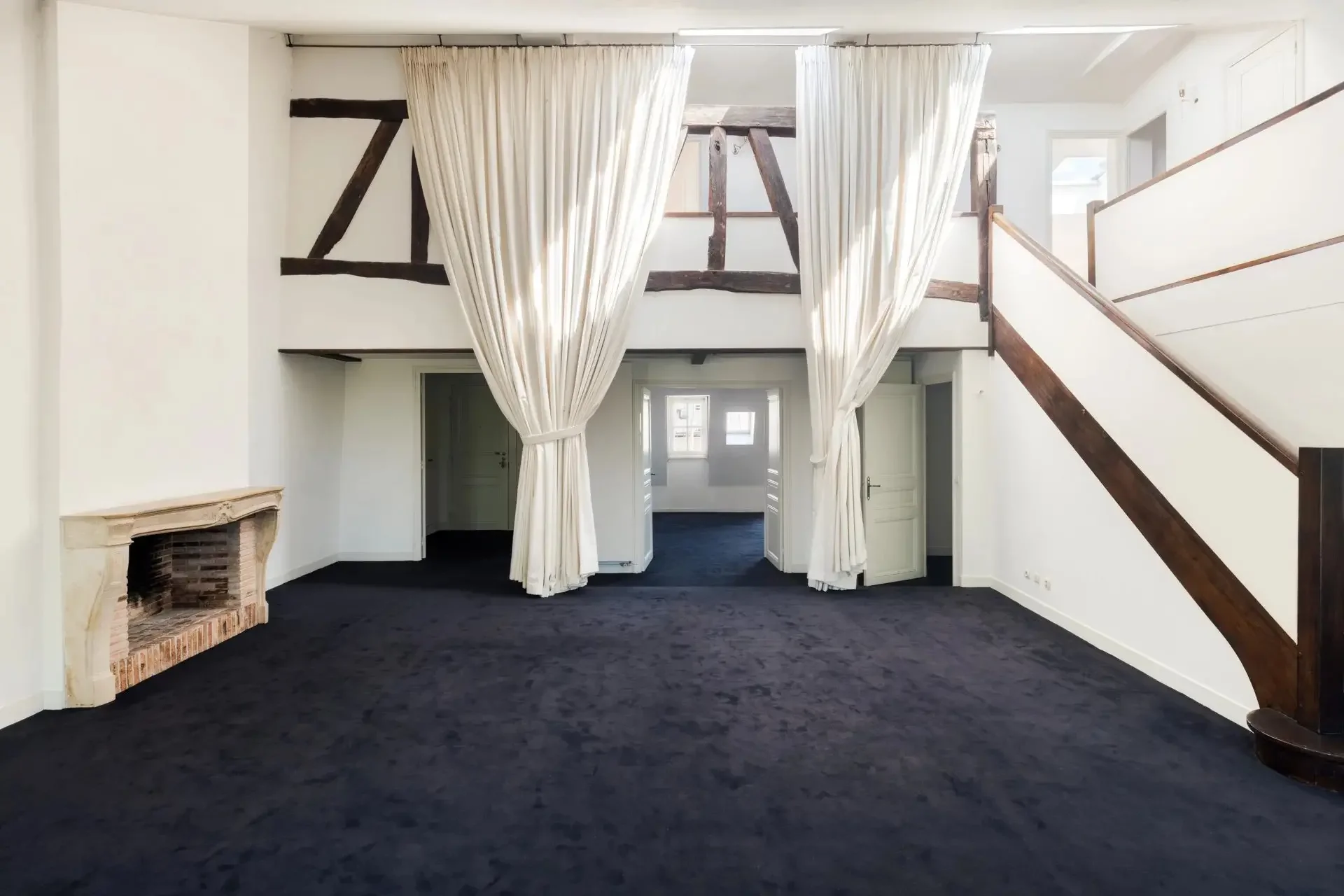 Picture of property: Exceptional location on the banks of the River Seine 7